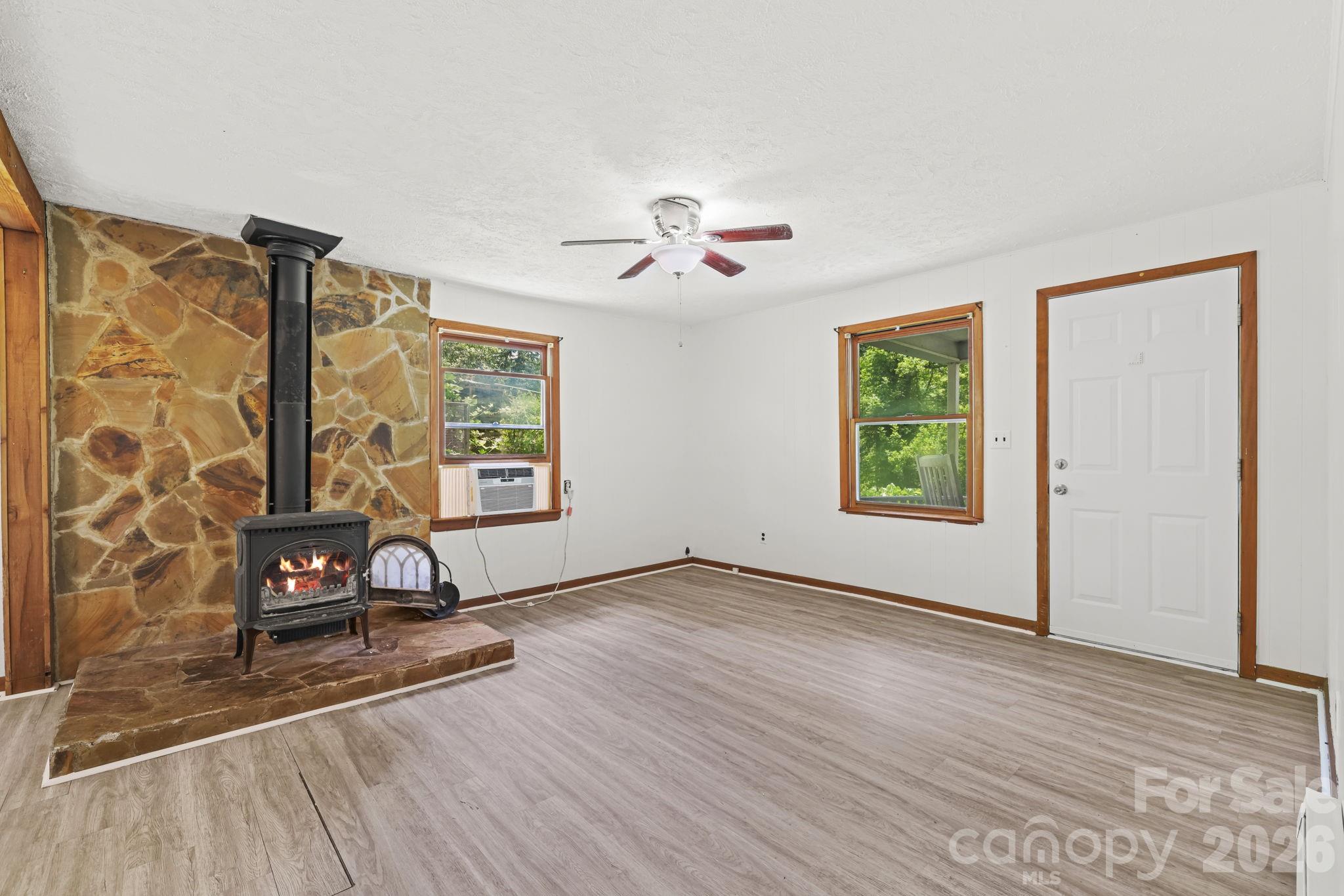 6115 Skyland Drive Property Photo 9