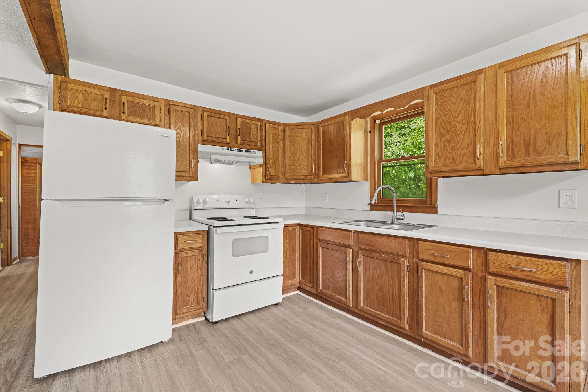 6115 Skyland Drive Property Photo 10