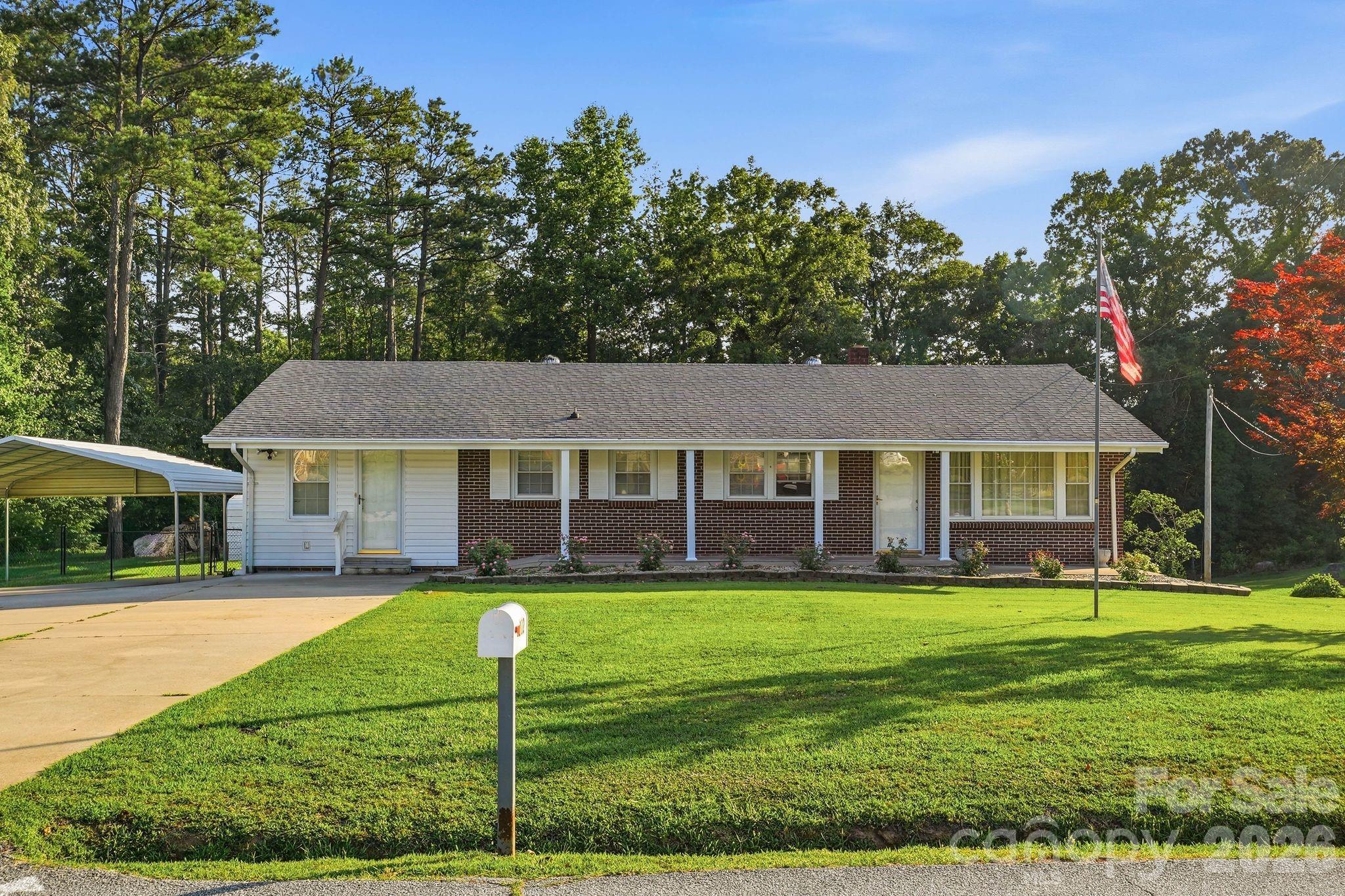 112 Brookside Drive Property Photo 1