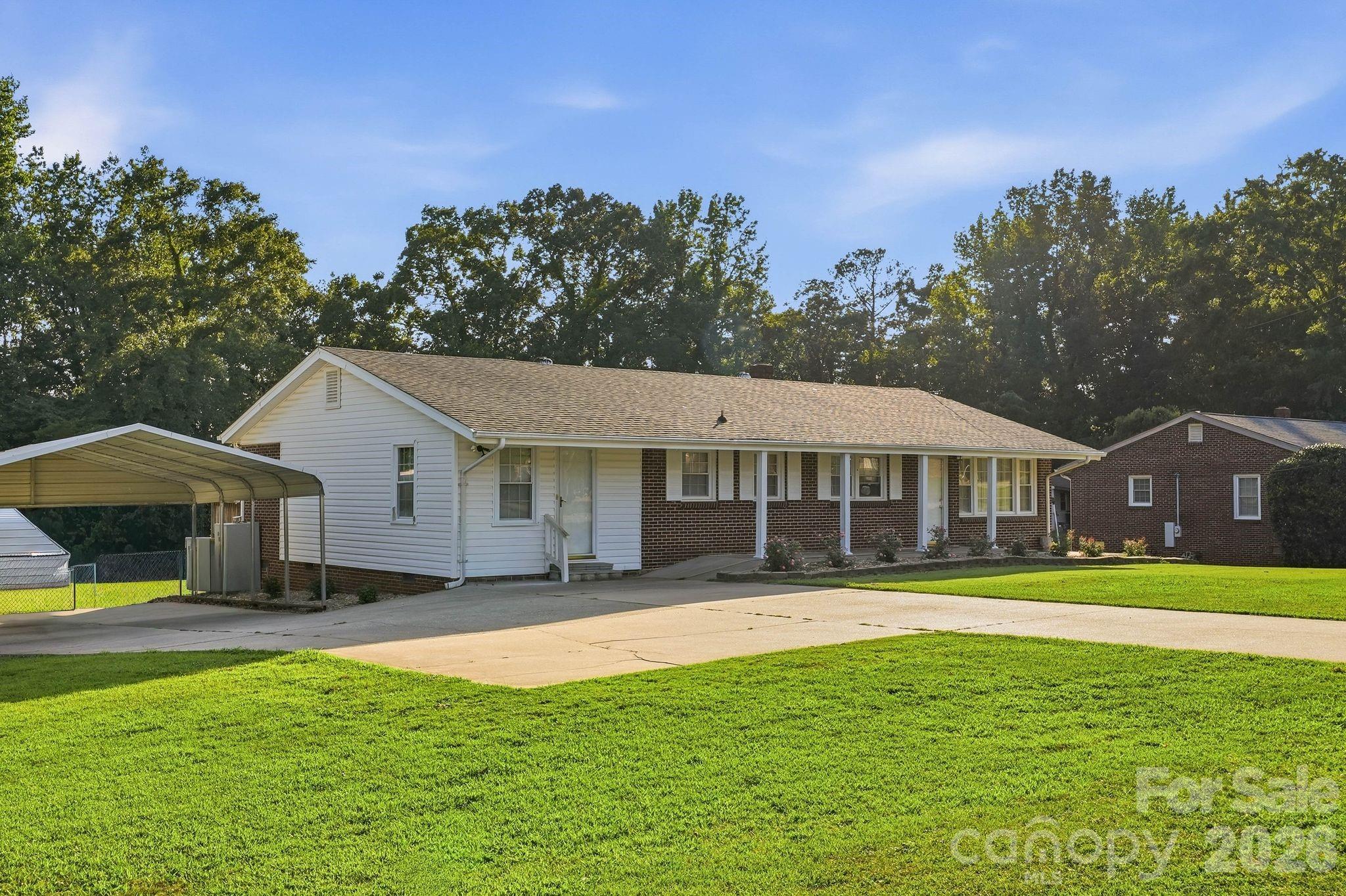 112 Brookside Drive Property Photo 2