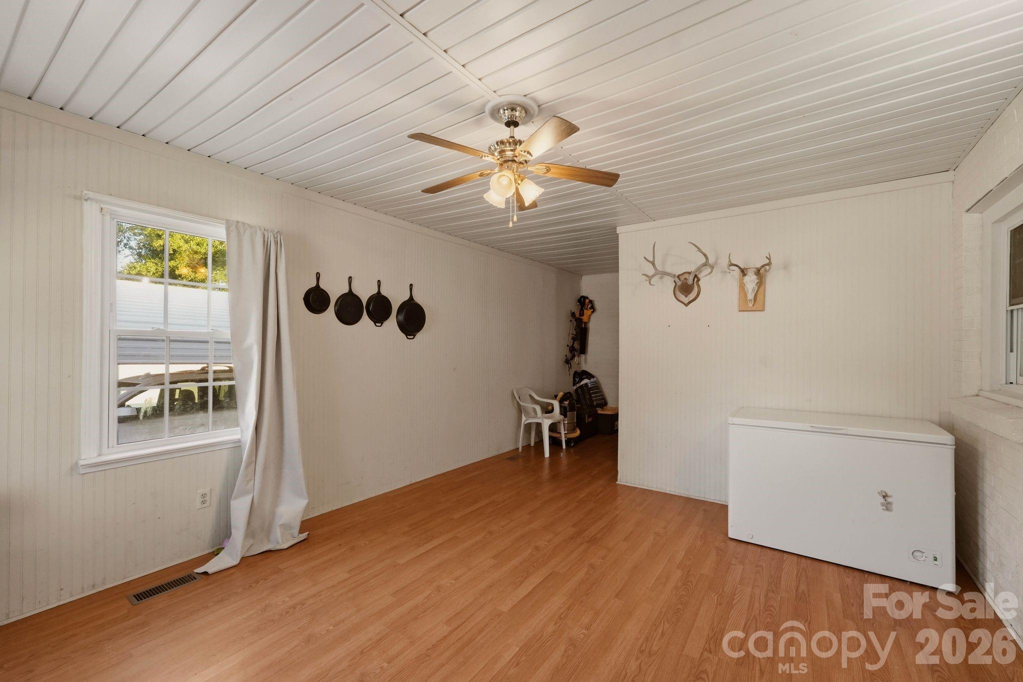 112 Brookside Drive Property Photo 6