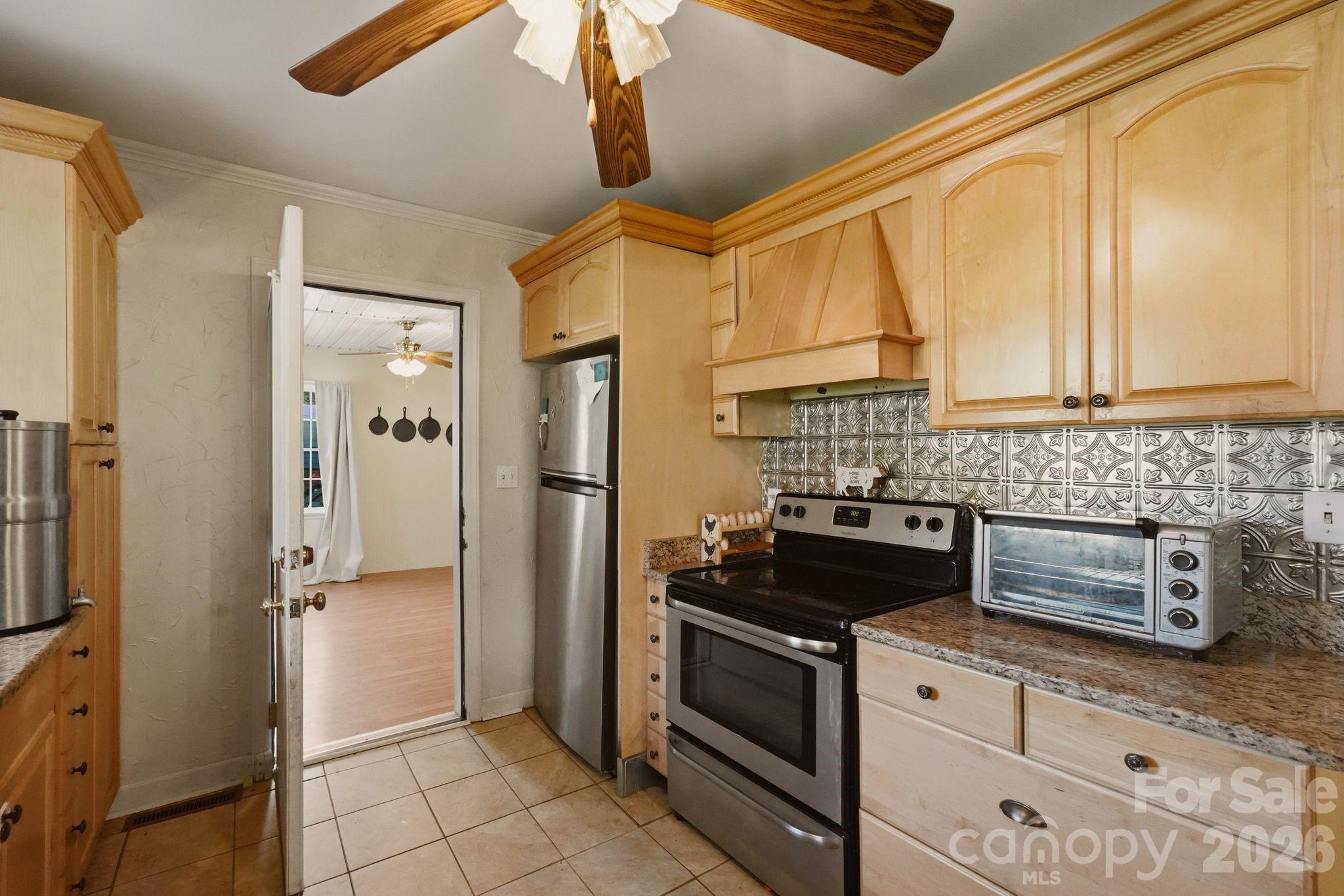 112 Brookside Drive Property Photo 10