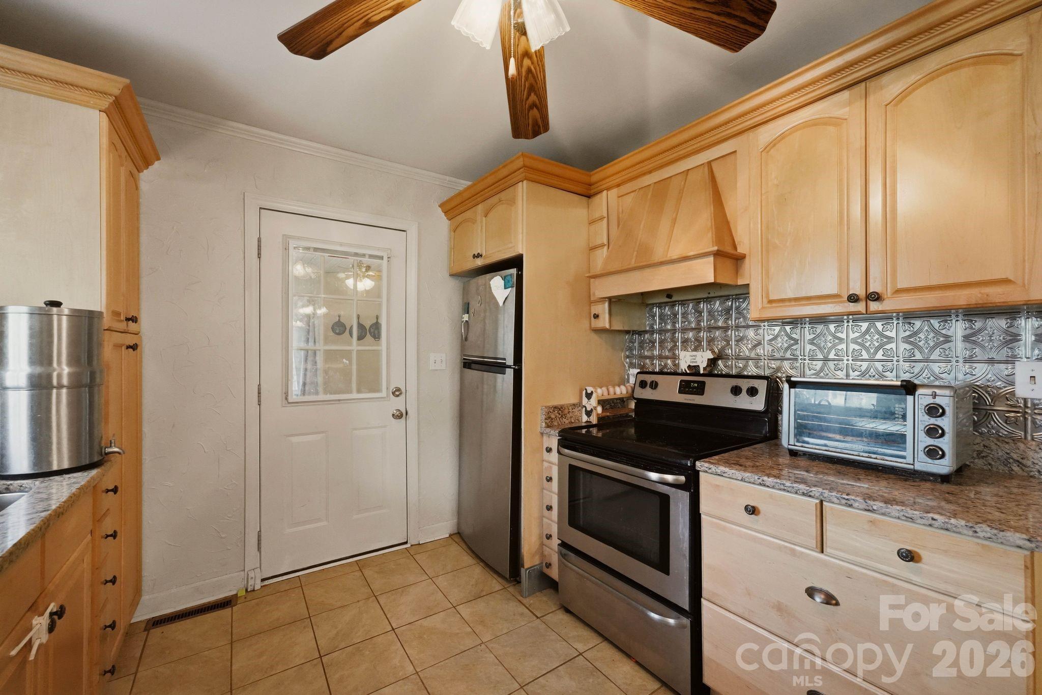 112 Brookside Drive Property Photo 17