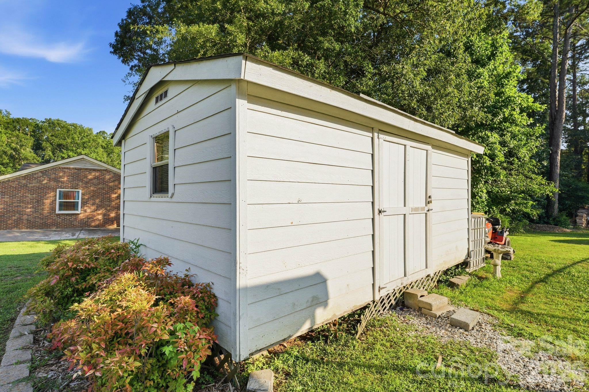 112 Brookside Drive Property Photo 33