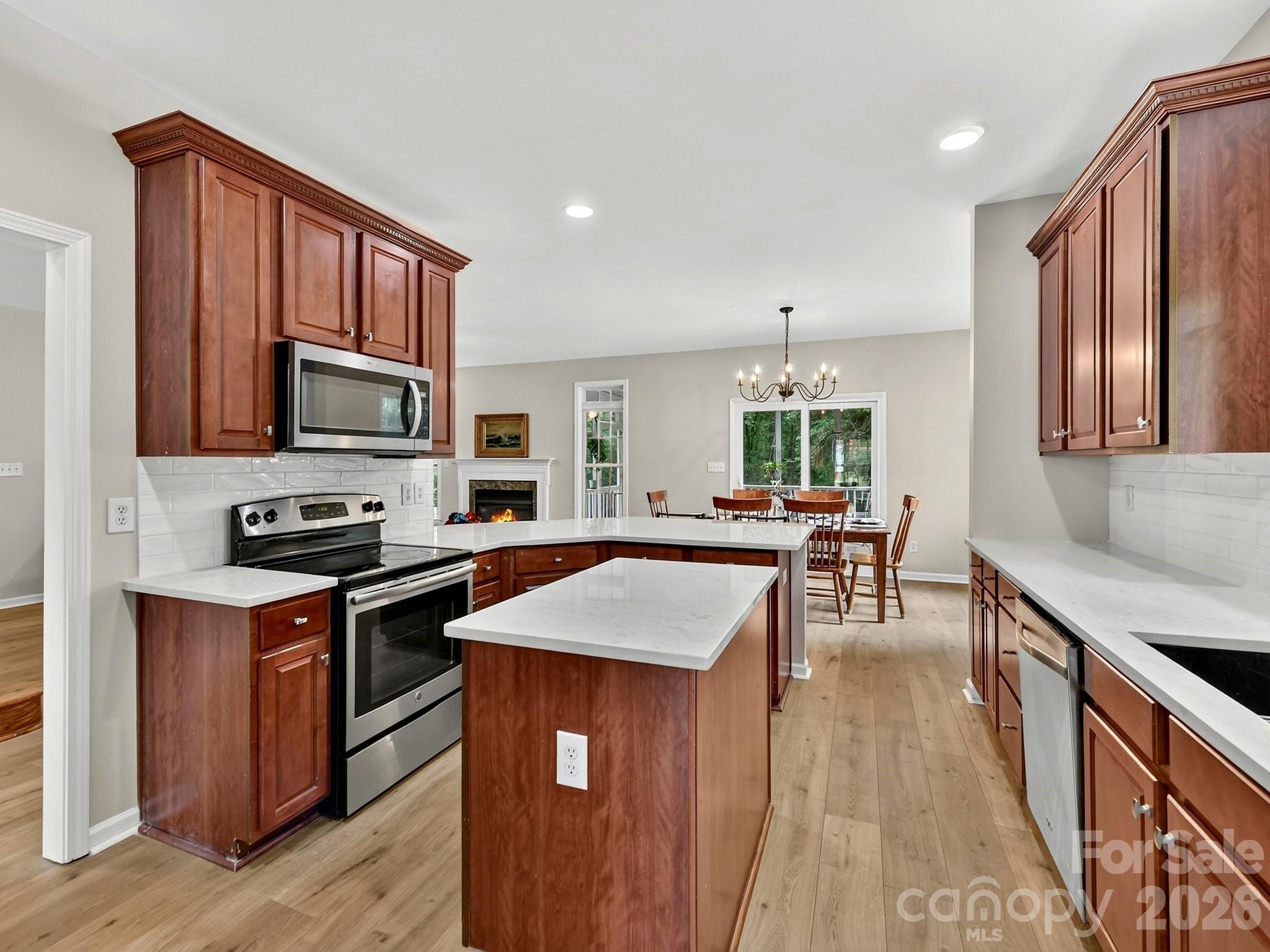 8505 Tintinhull Lane Property Photo 15