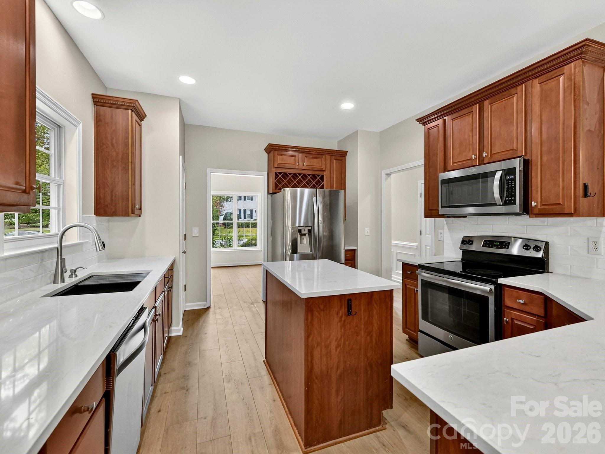 8505 Tintinhull Lane Property Photo 16