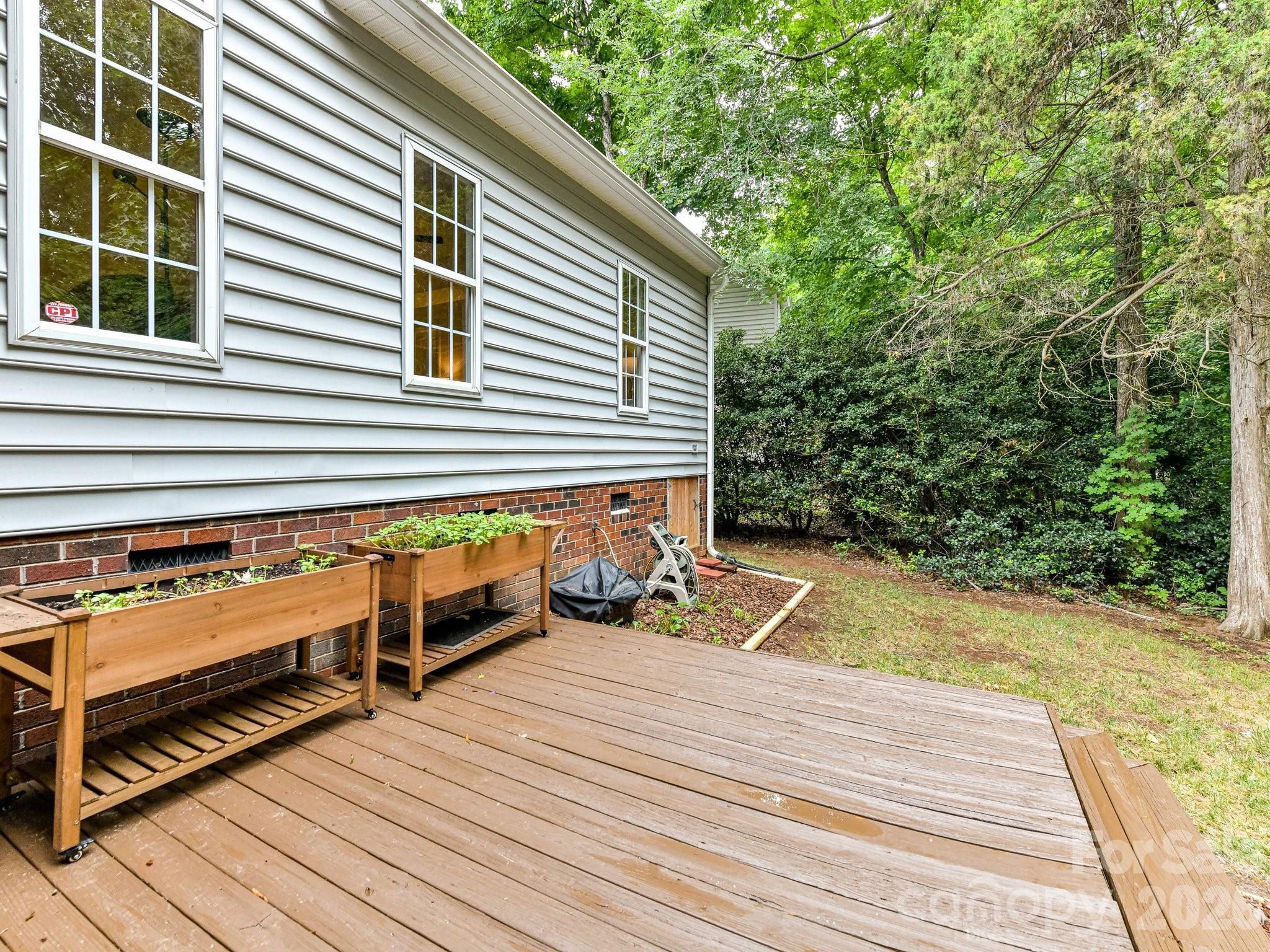 8505 Tintinhull Lane Property Photo 32