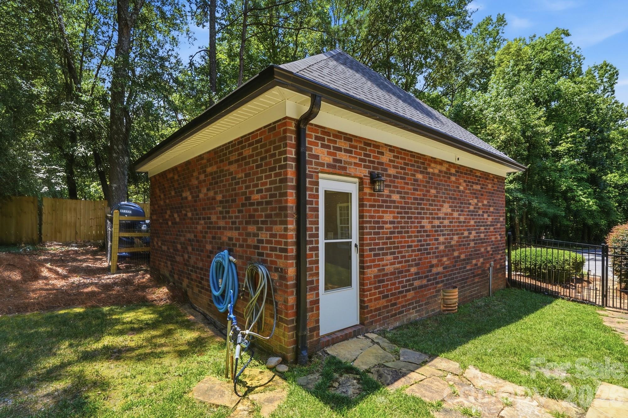 832 Savile Lane Property Photo 44