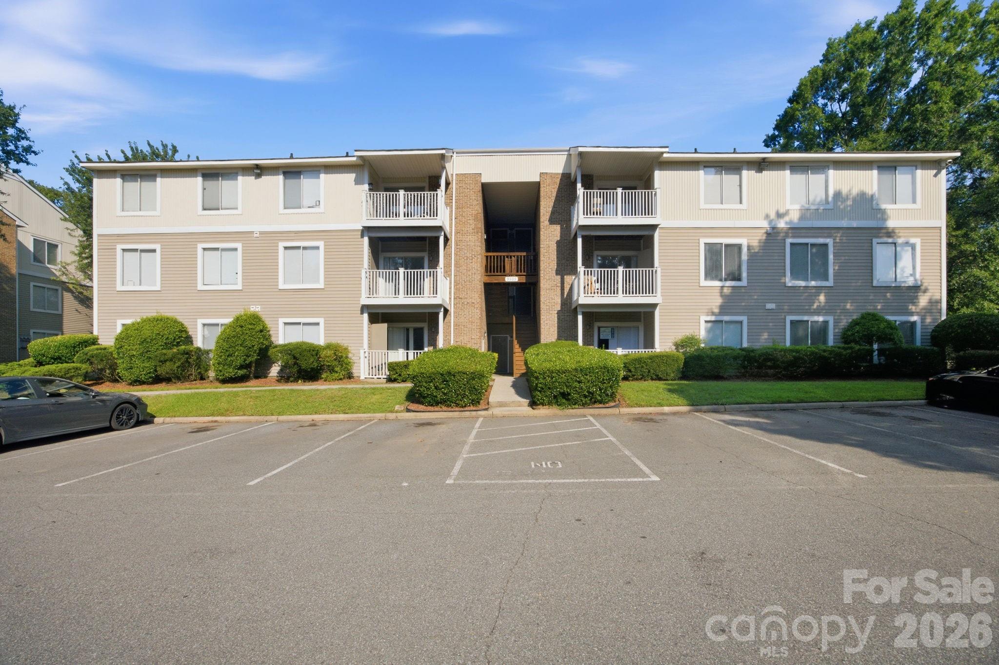 9505 University Terrace Drive B Property Photo 1