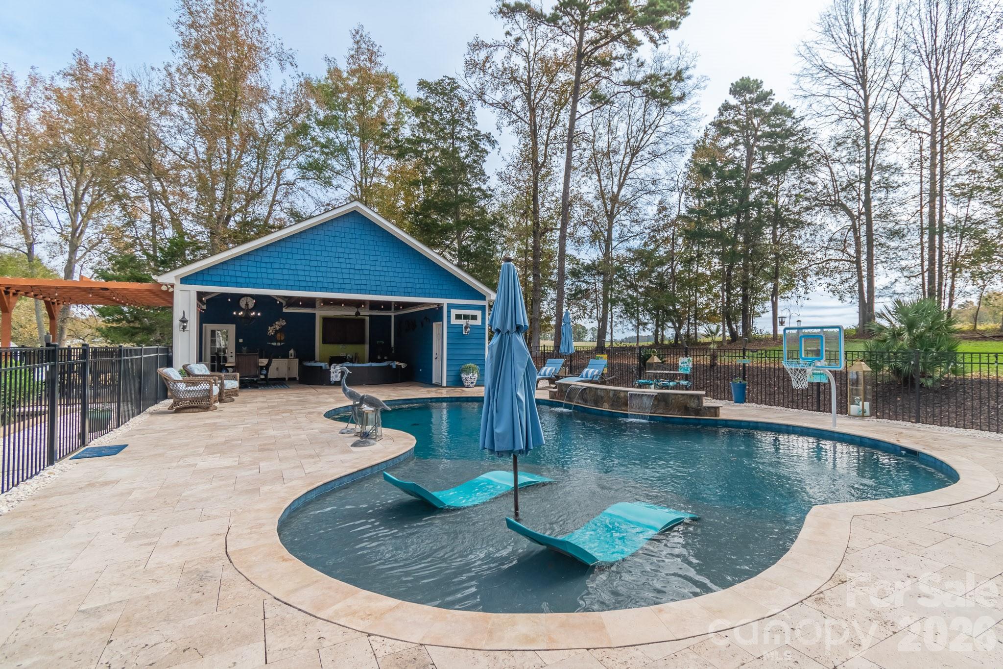 415 Witmore Road Property Photo 3