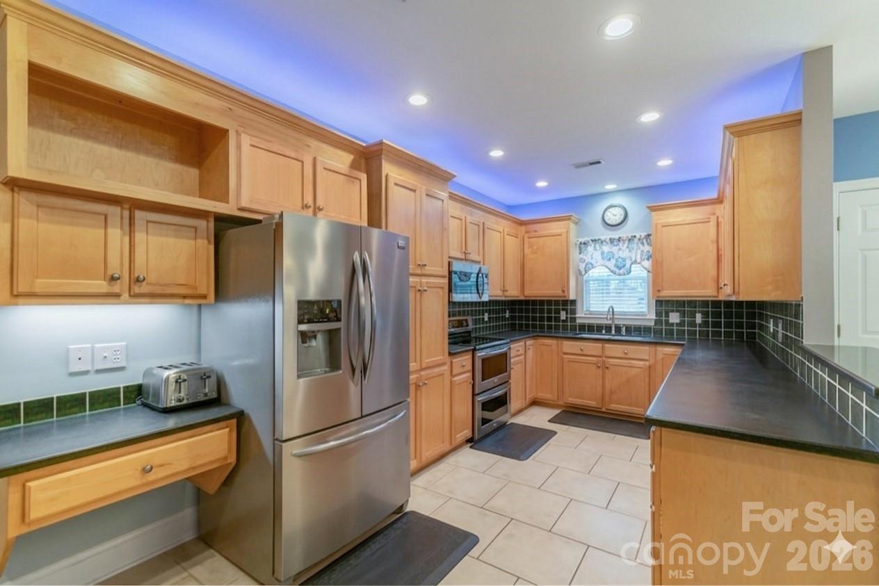 415 Witmore Road Property Photo 9