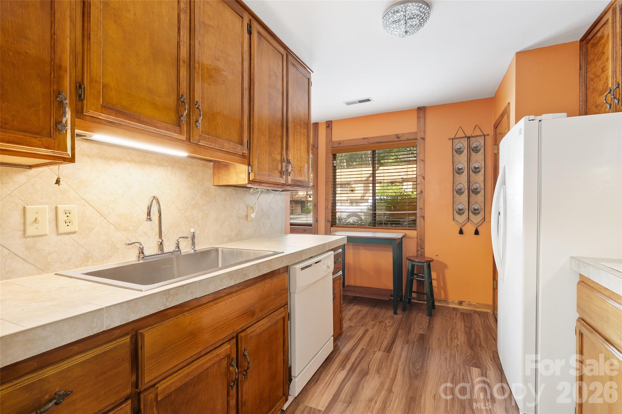 37 George Circle Property Photo 8