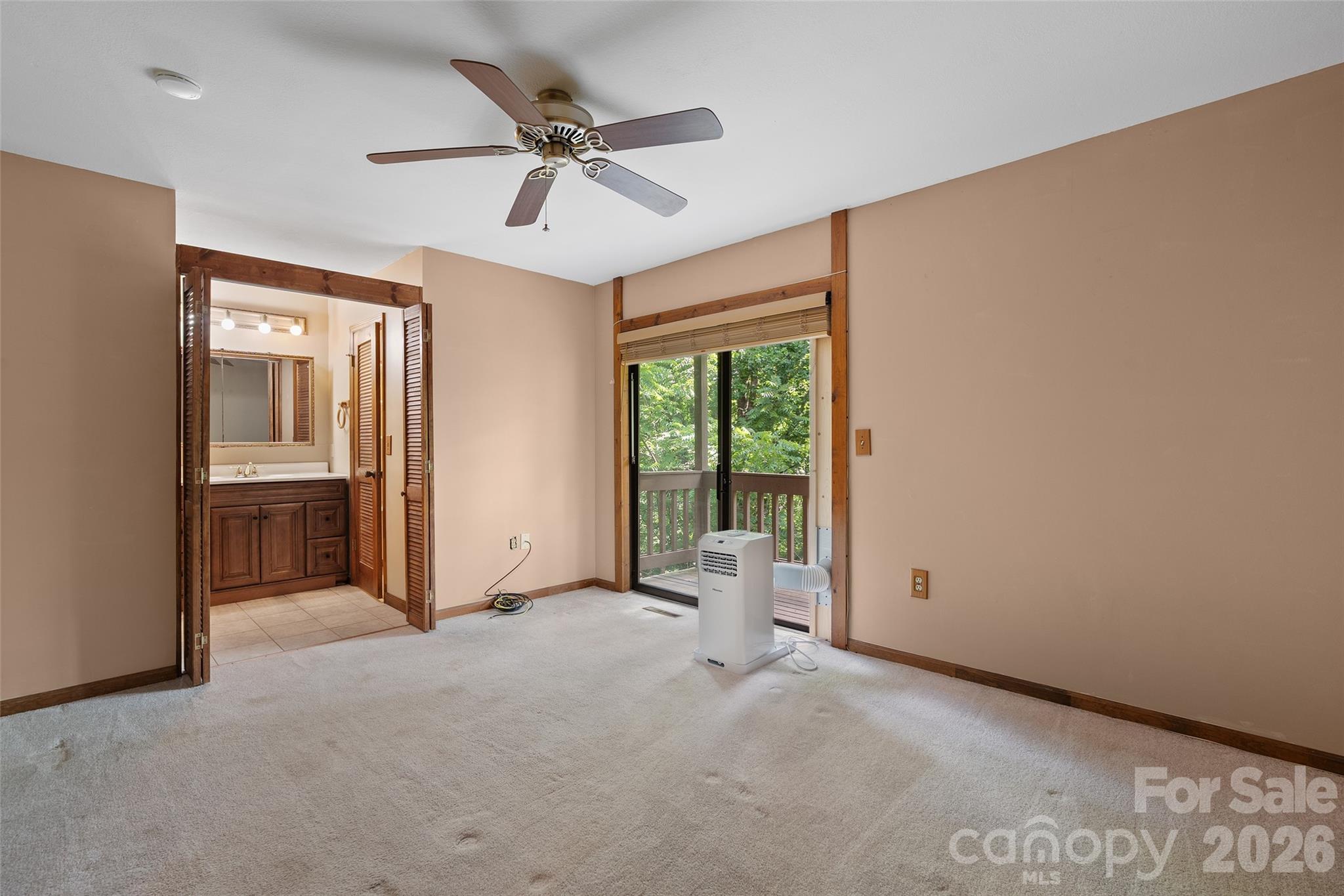 37 George Circle Property Photo 23