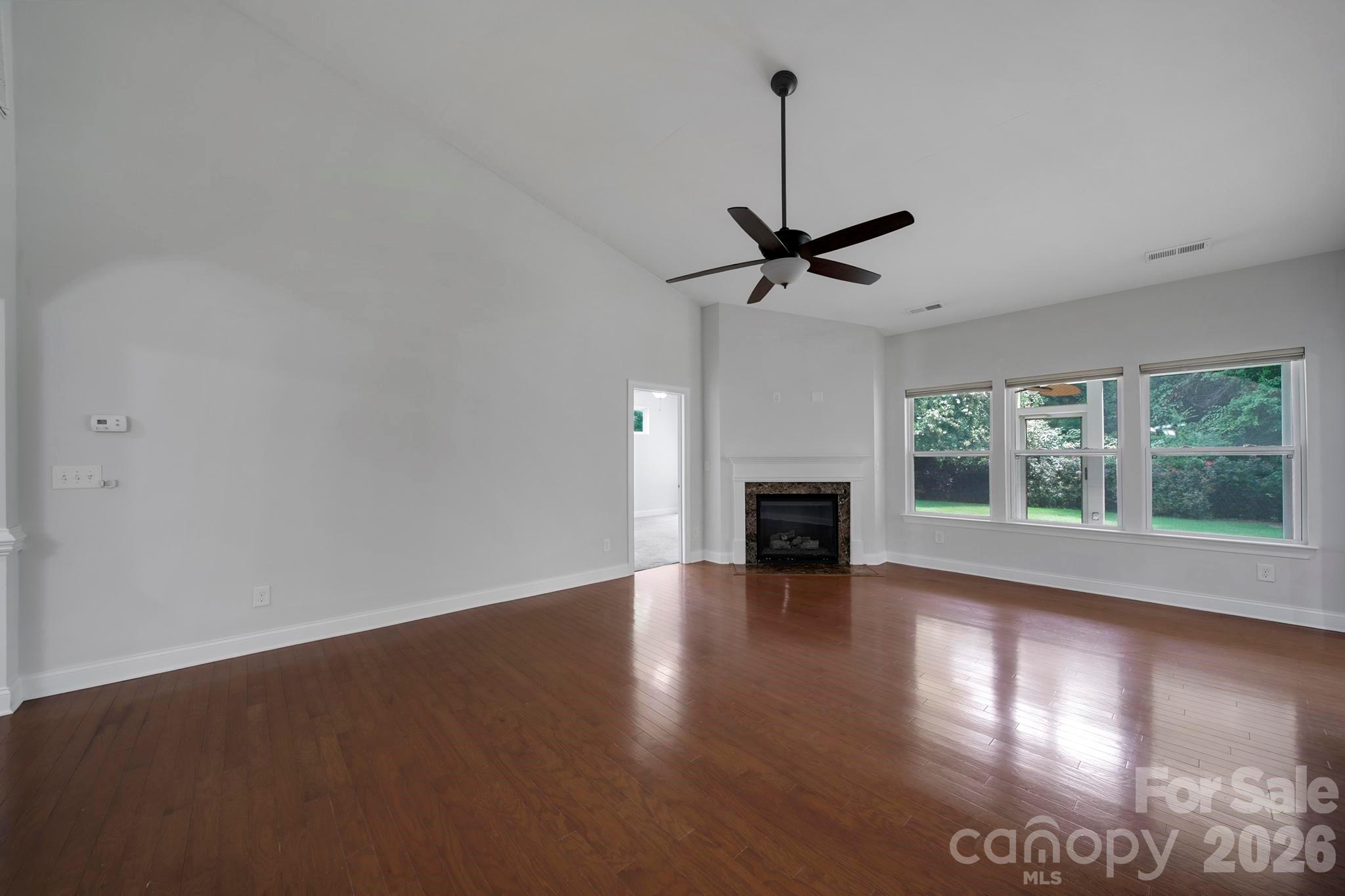 2001 Oakmere Road Property Photo 8