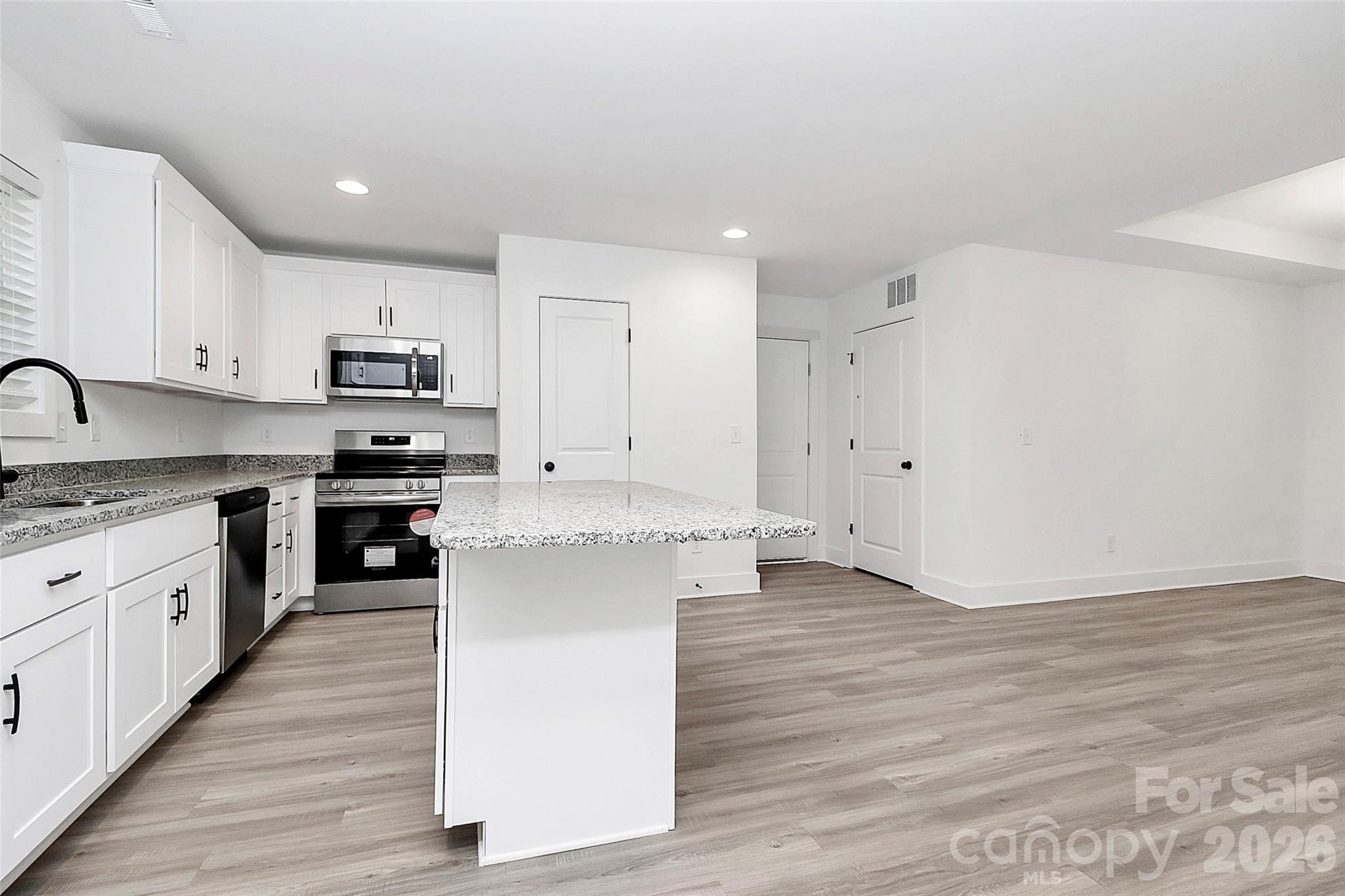 816 Winding Brook Road Property Photo 11