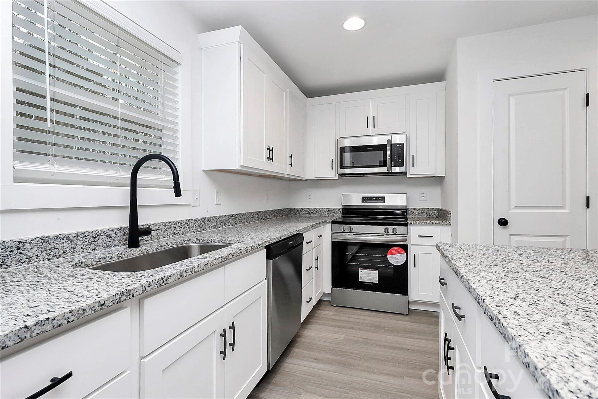 816 Winding Brook Road Property Photo 12