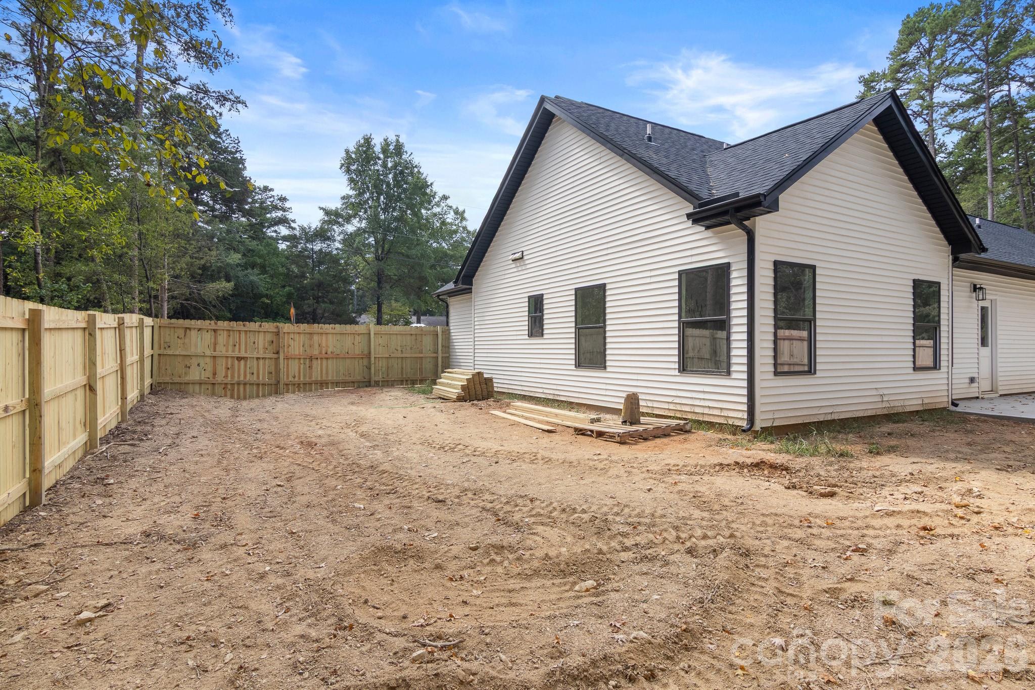 816 Winding Brook Road Property Photo 32