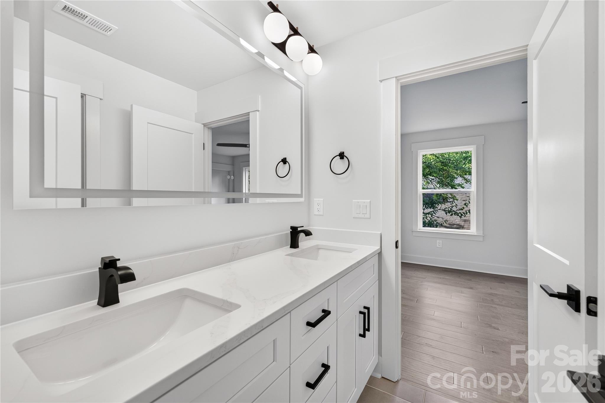 21017 Entrada Drive Property Photo 32