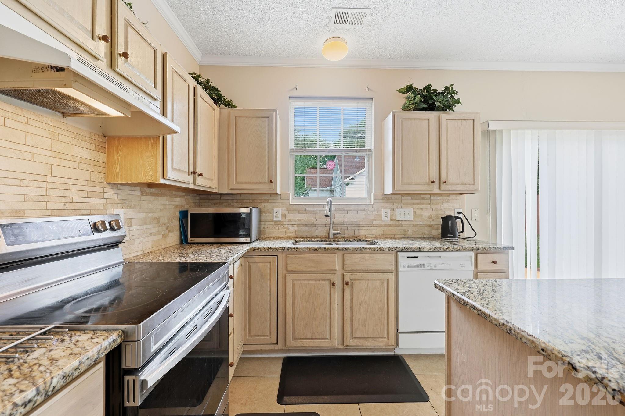 8818 Norway Court Property Photo 9