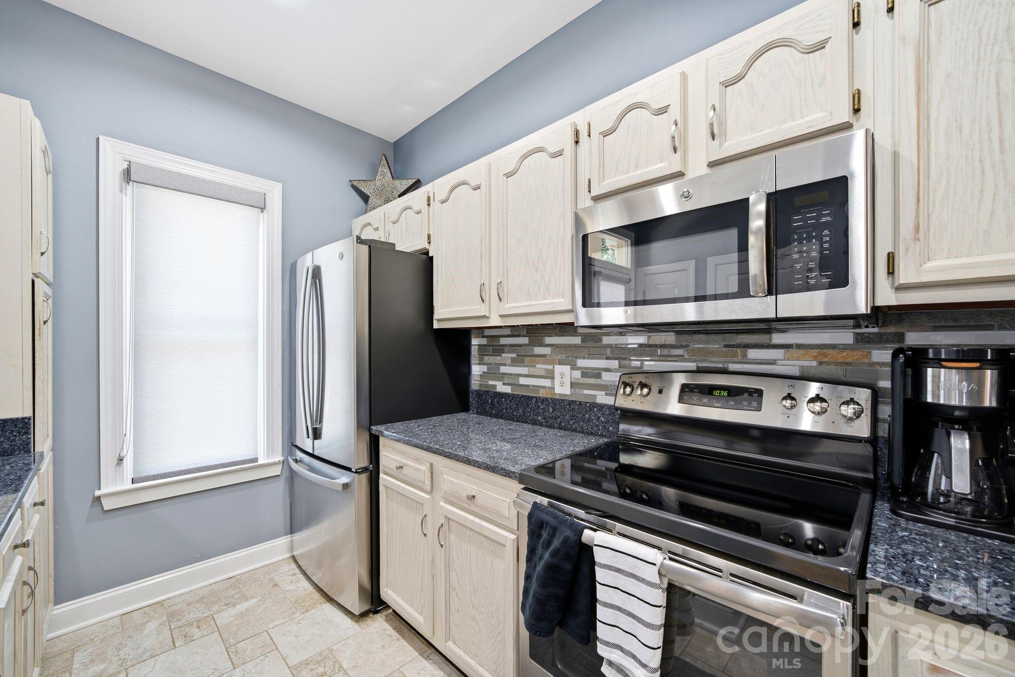 1029 Park West Drive Property Photo 4