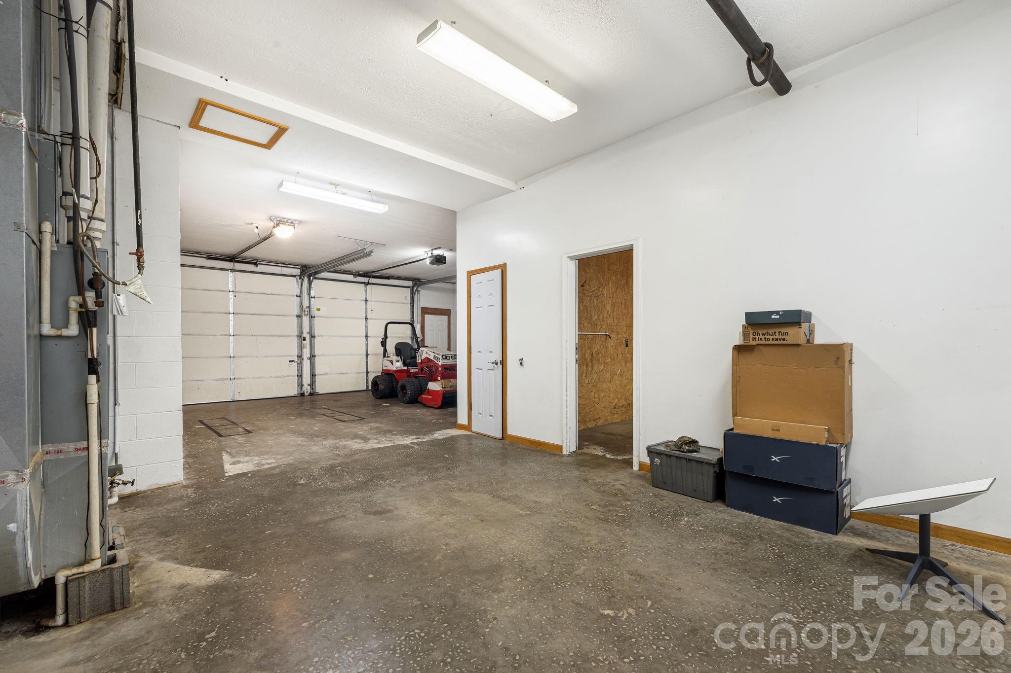 299 Basswood Road Property Photo 29