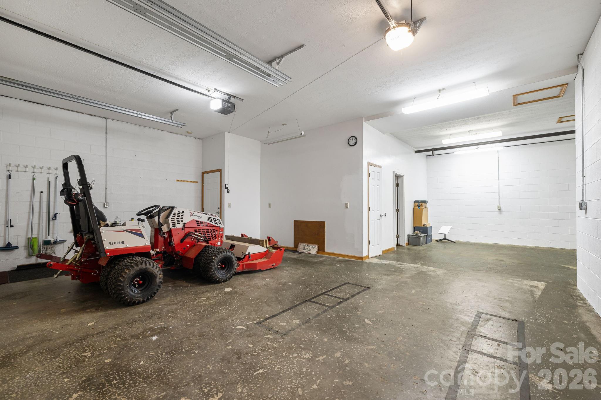 299 Basswood Road Property Photo 31