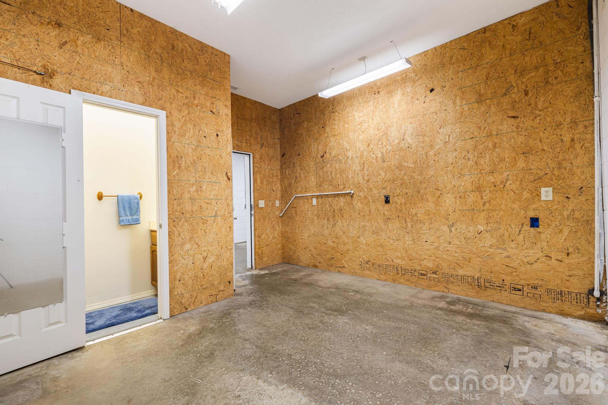 299 Basswood Road Property Photo 33