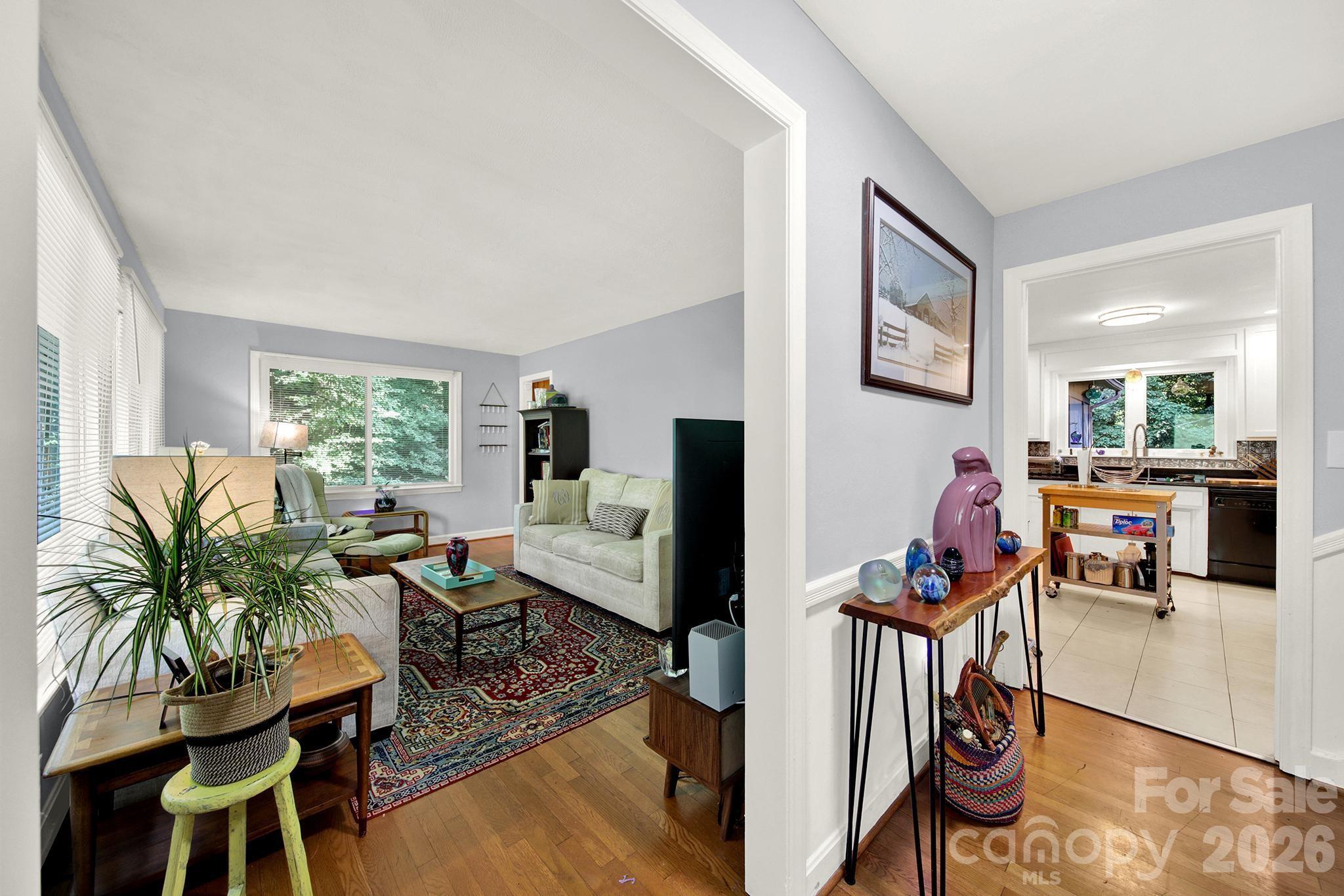 2311 Laurelwood Circle Property Photo 2