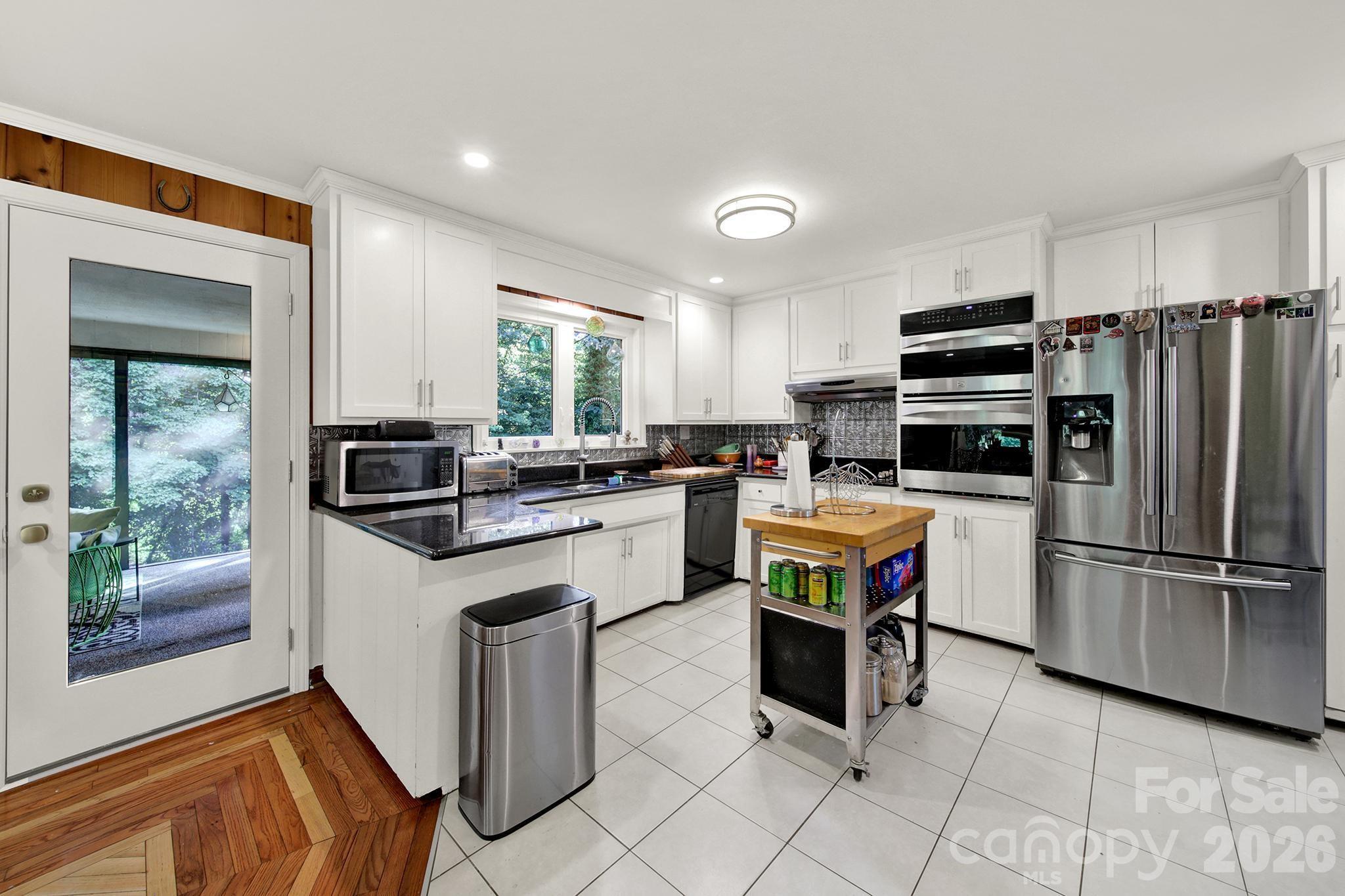2311 Laurelwood Circle Property Photo 8