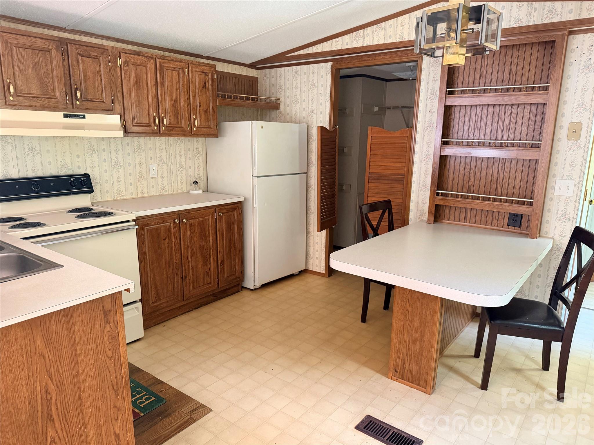 3910 Winter Road Property Photo 6