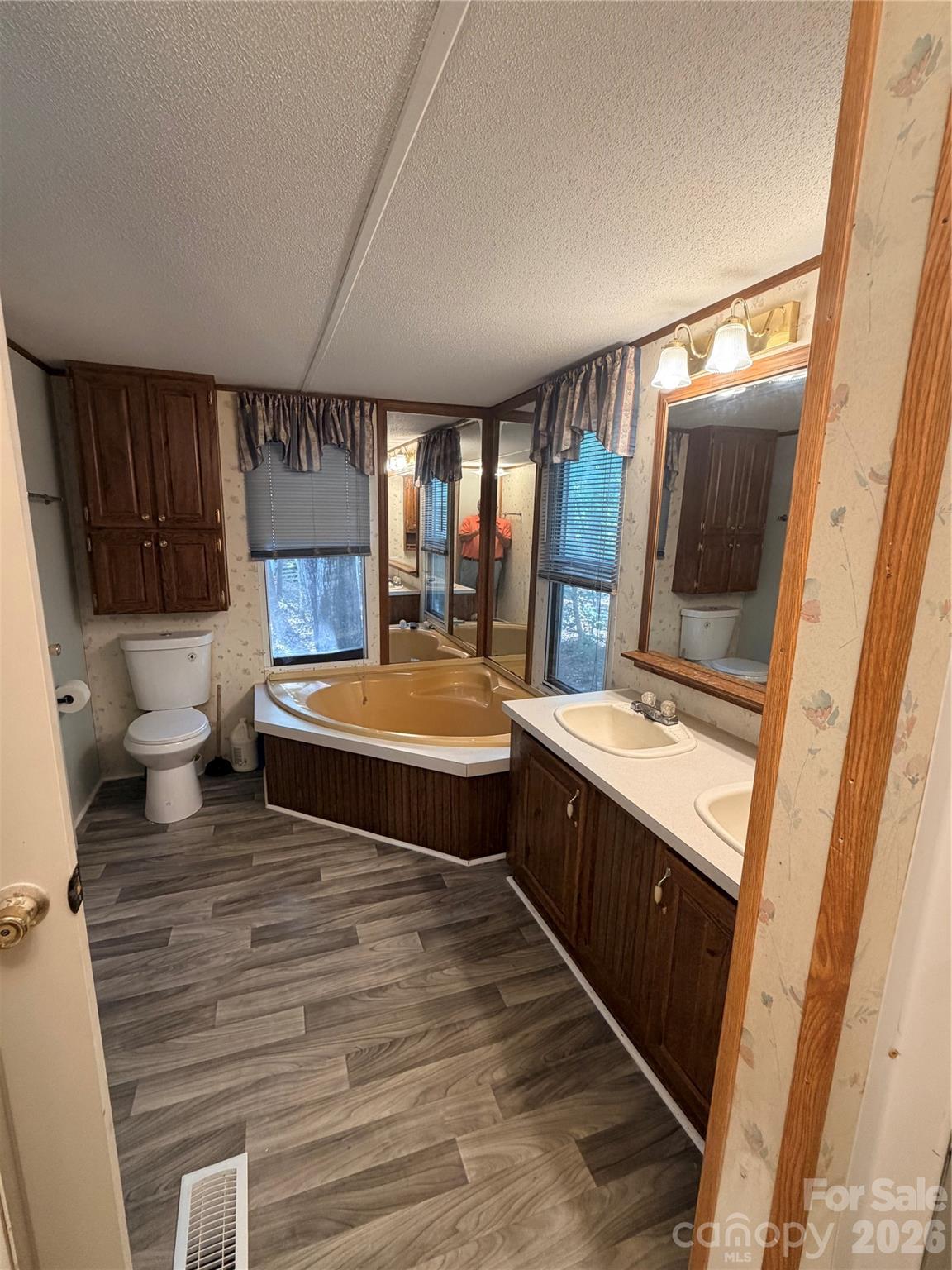 3910 Winter Road Property Photo 10