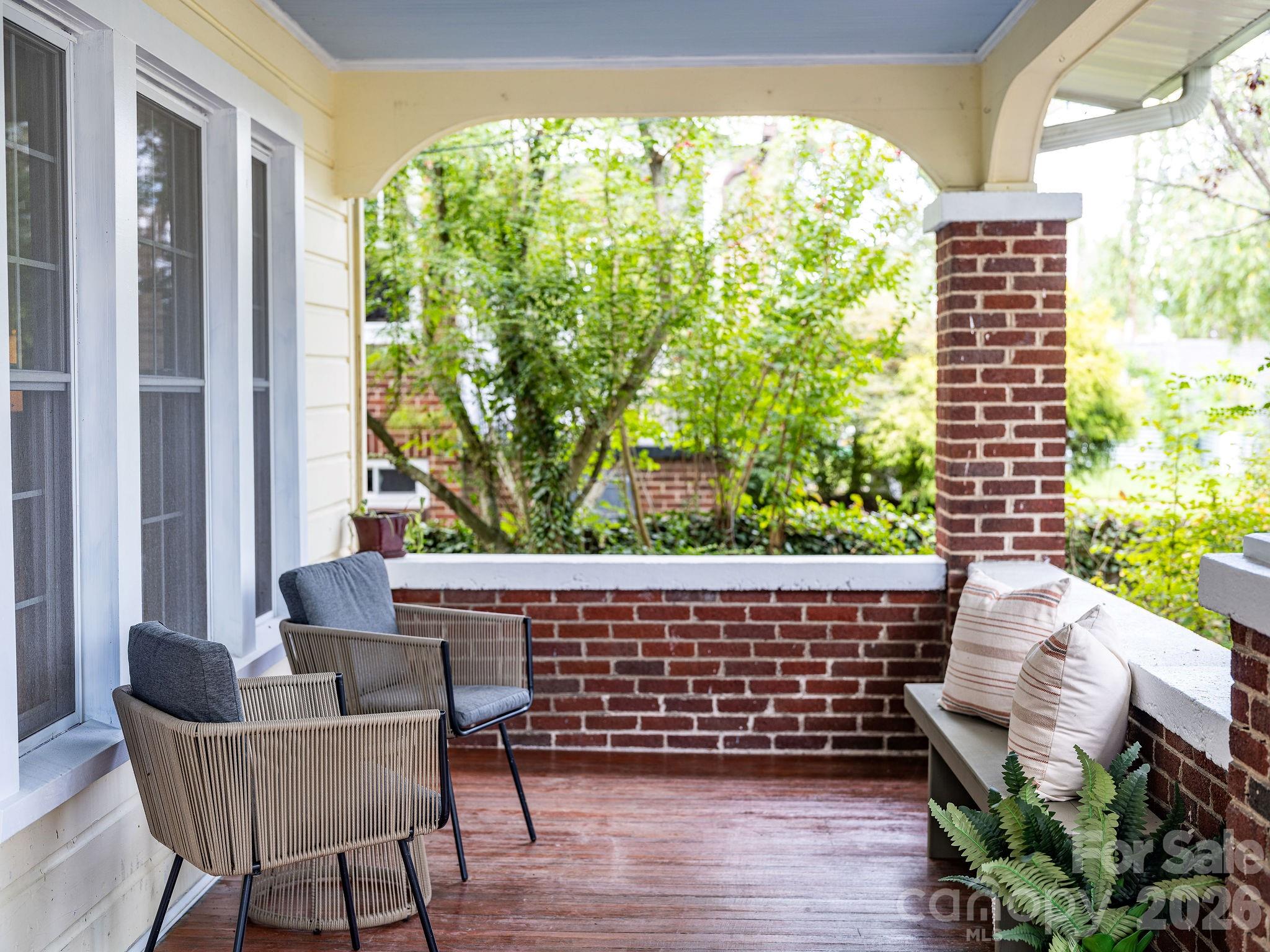33 Fairfax Avenue Property Photo 3
