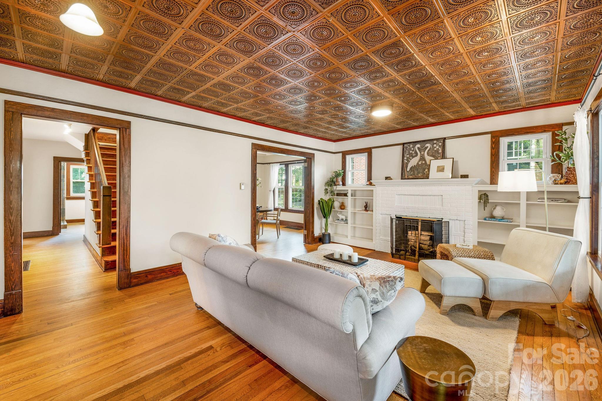 33 Fairfax Avenue Property Photo 4