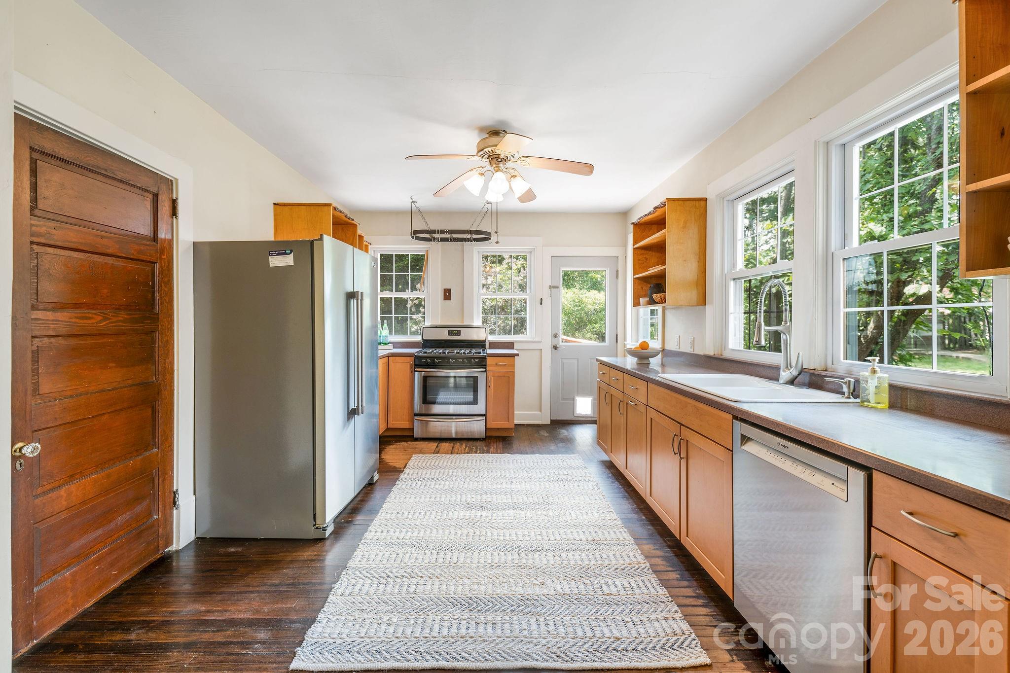 33 Fairfax Avenue Property Photo 15