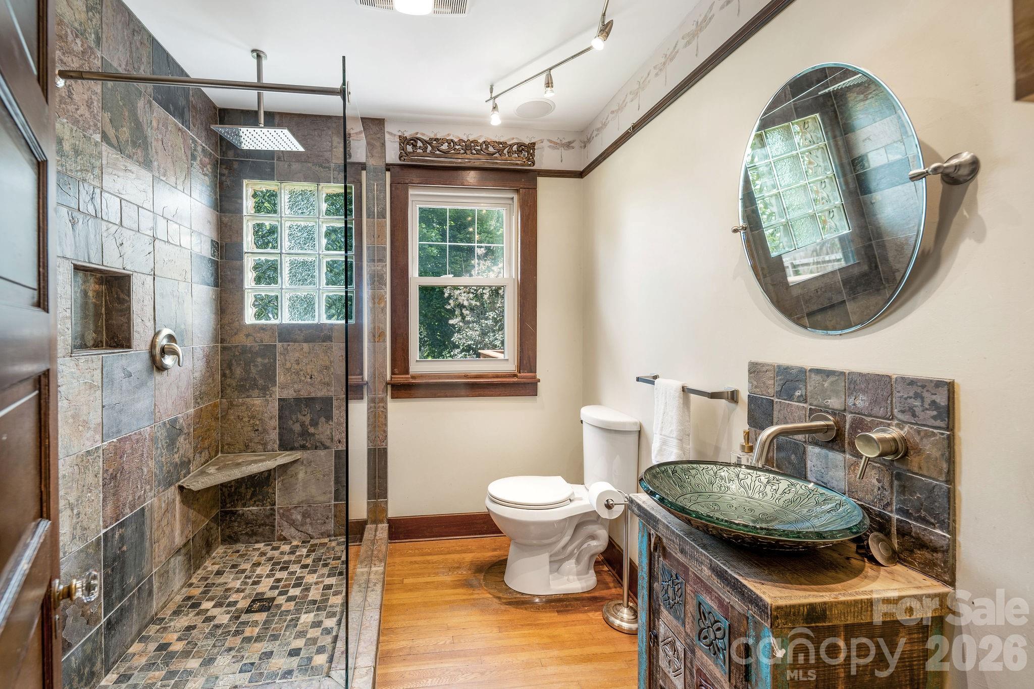 33 Fairfax Avenue Property Photo 17