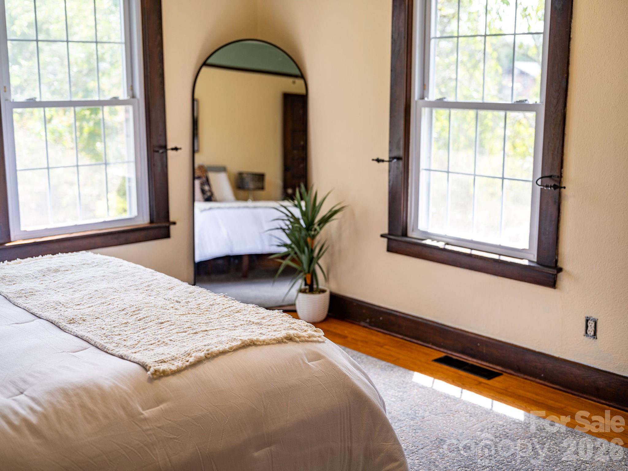 33 Fairfax Avenue Property Photo 22
