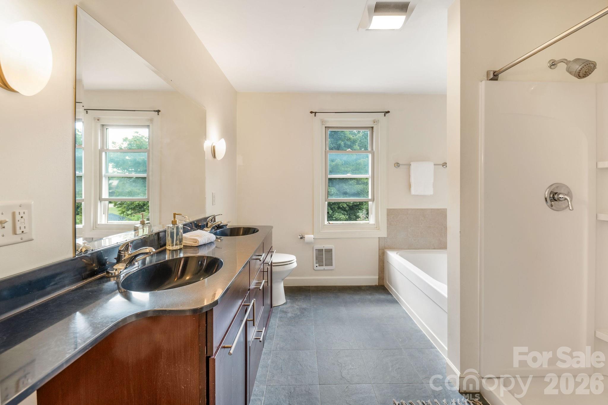 33 Fairfax Avenue Property Photo 34