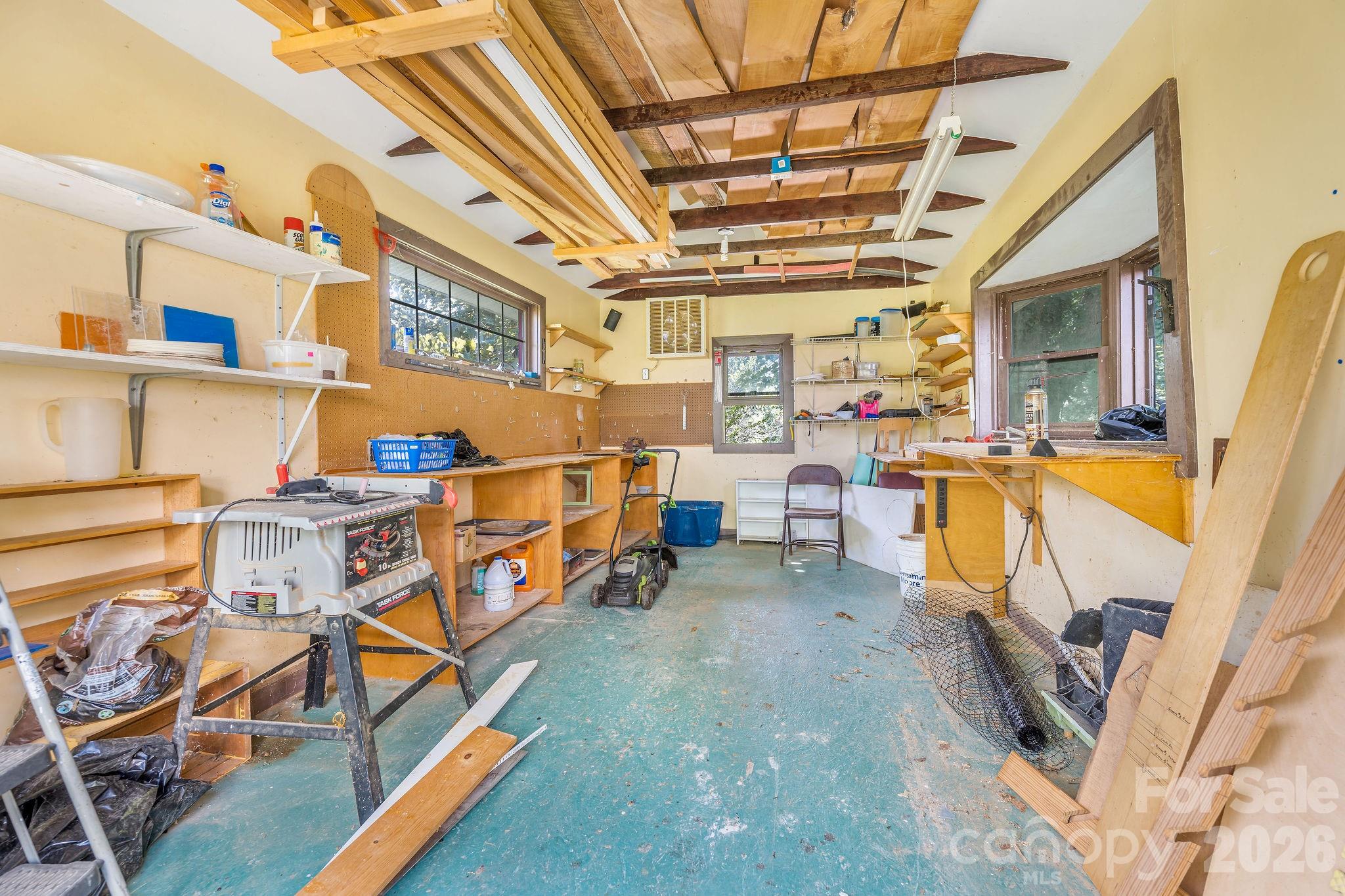 33 Fairfax Avenue Property Photo 39