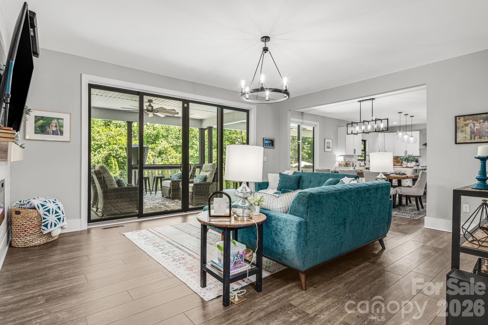 67 Apple Meadow Court Property Photo 8