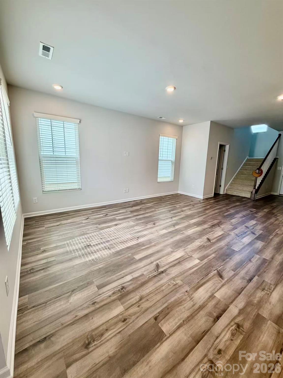325 Johnston Drive Property Photo 3