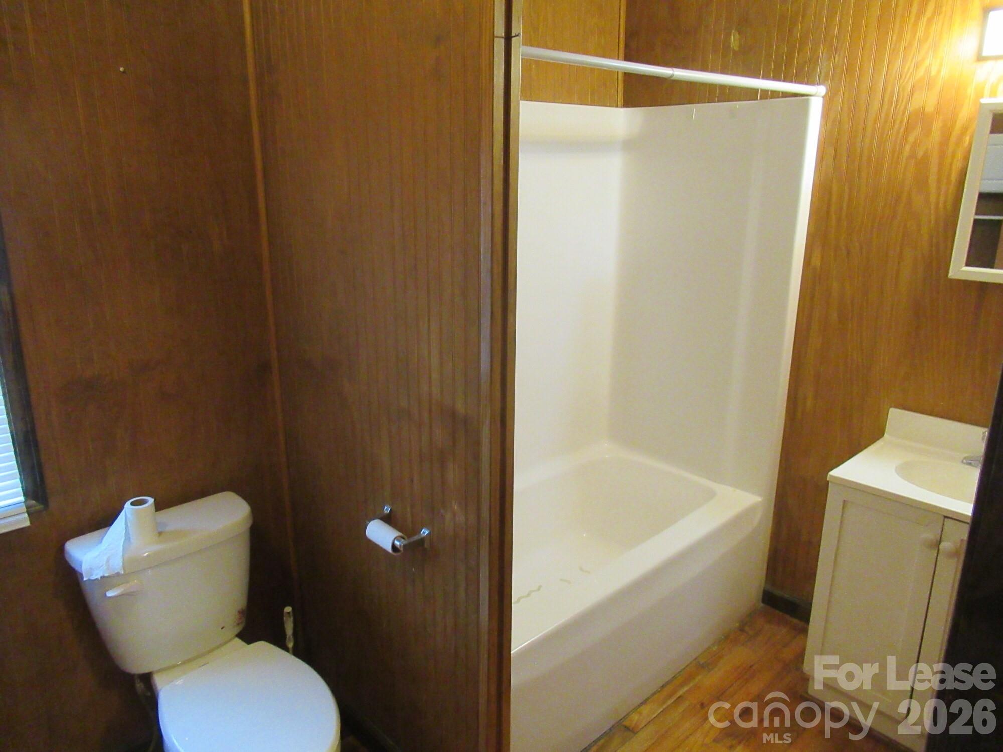 306 W 2nd Street Property Photo 18