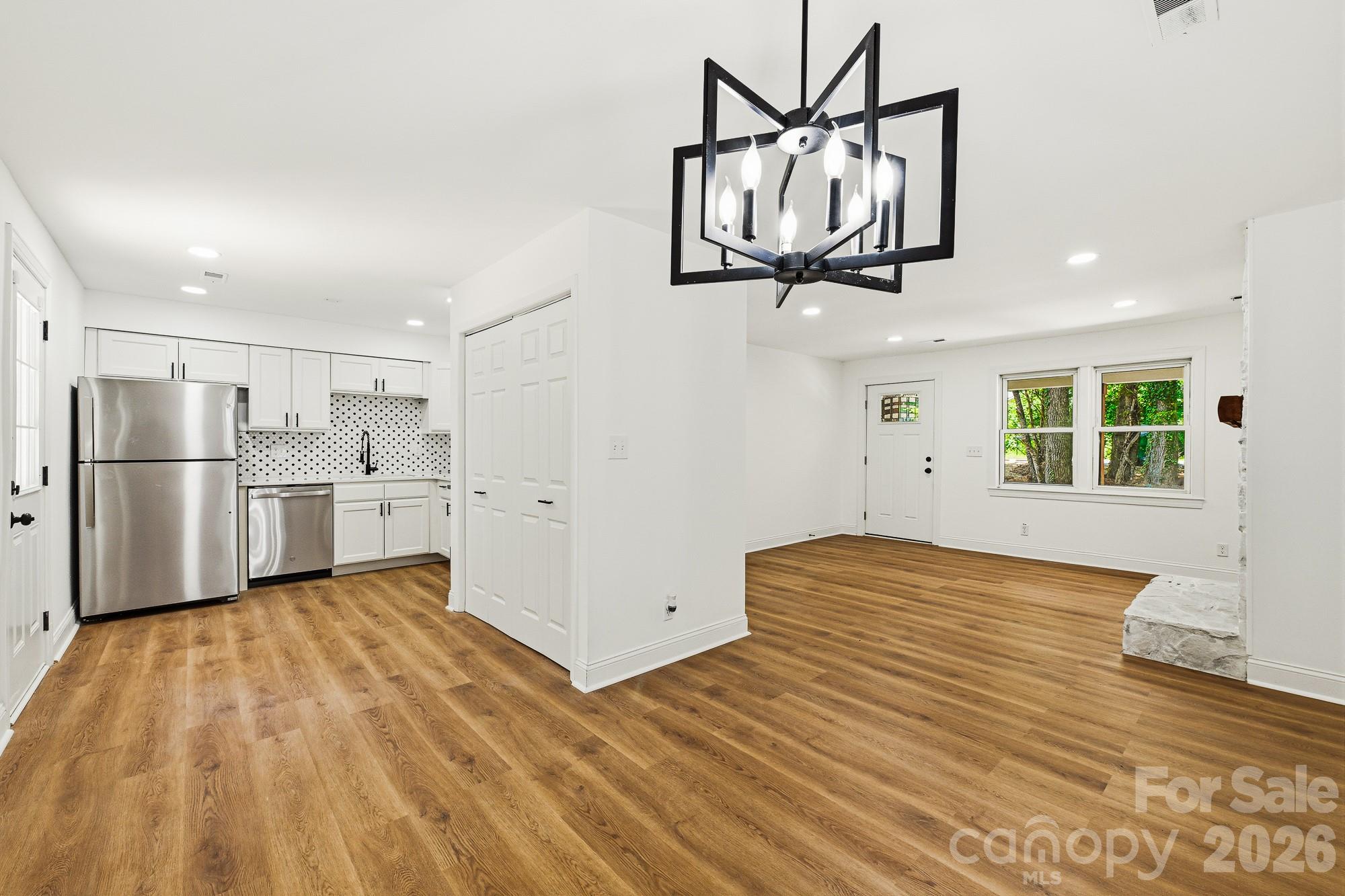 1936 Lakedell Drive Property Photo 6