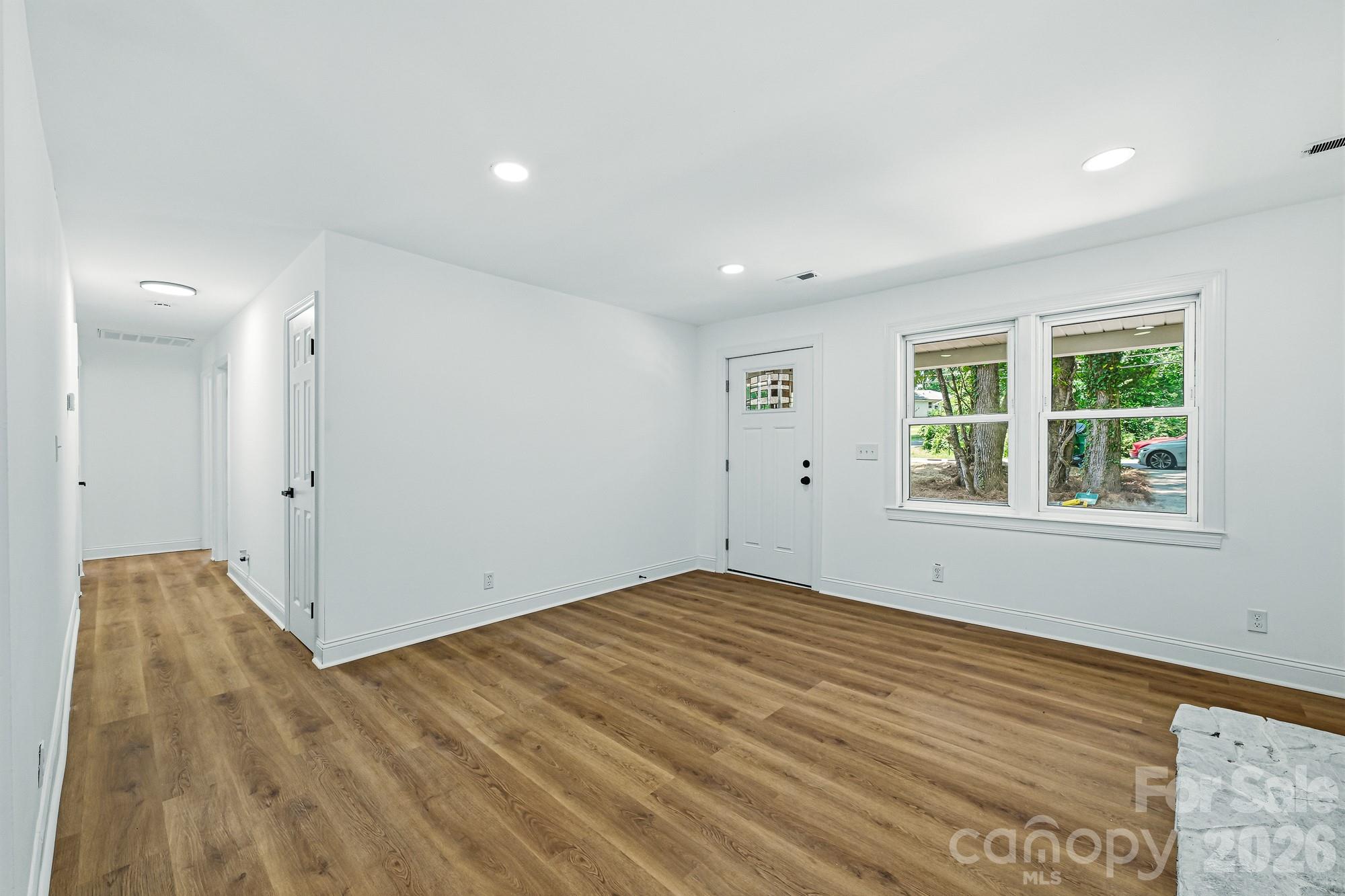 1936 Lakedell Drive Property Photo 10