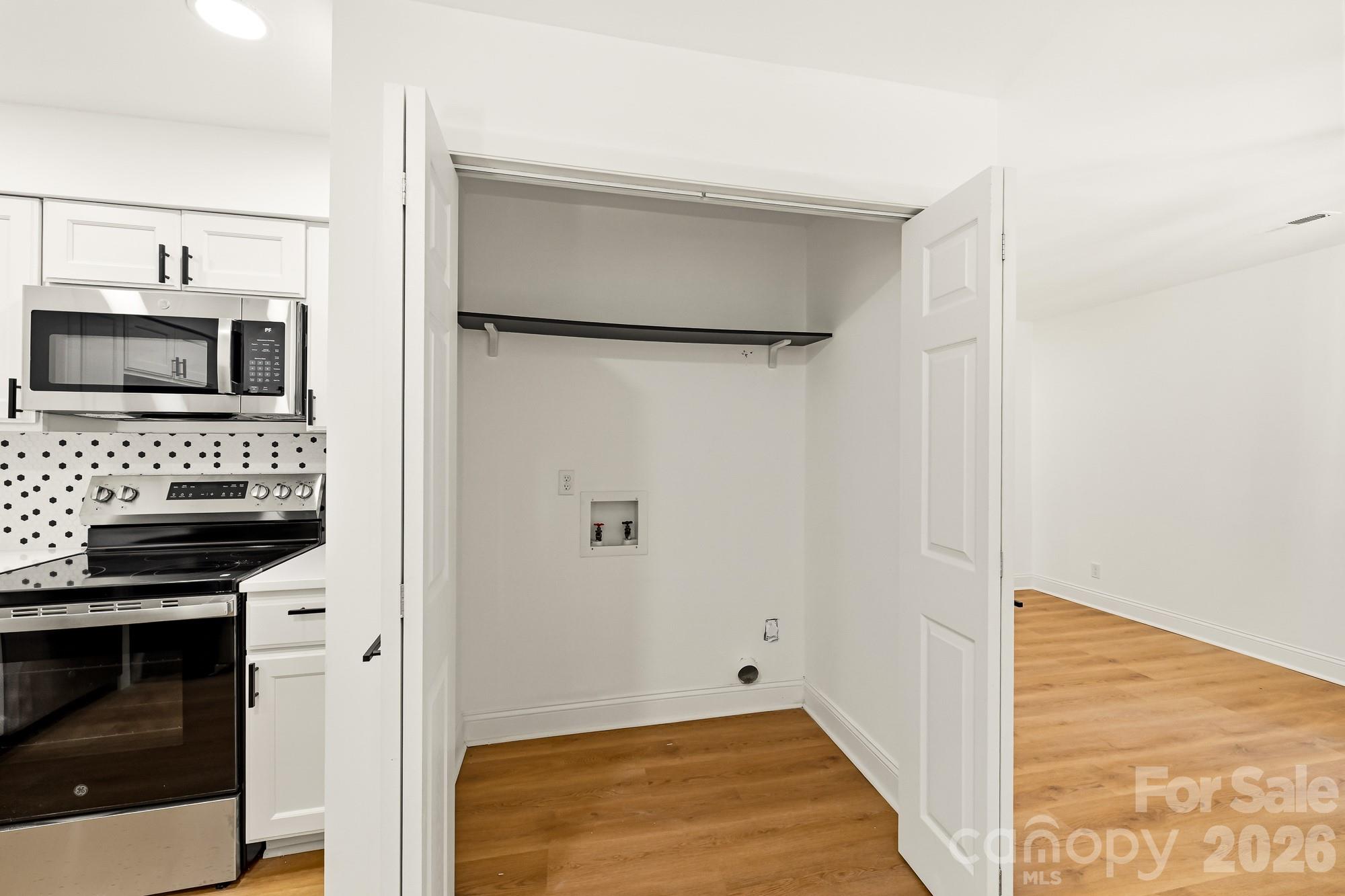 1936 Lakedell Drive Property Photo 13
