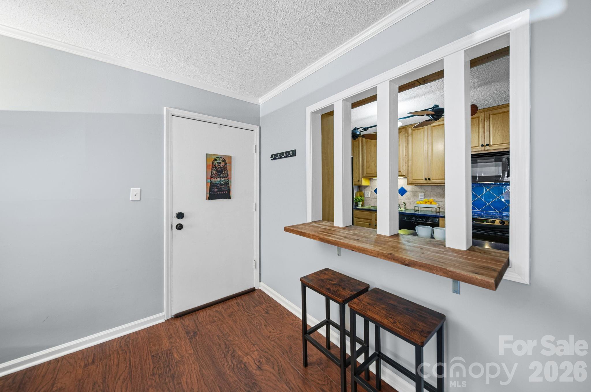 4739 Hedgemore Drive N Property Photo 3