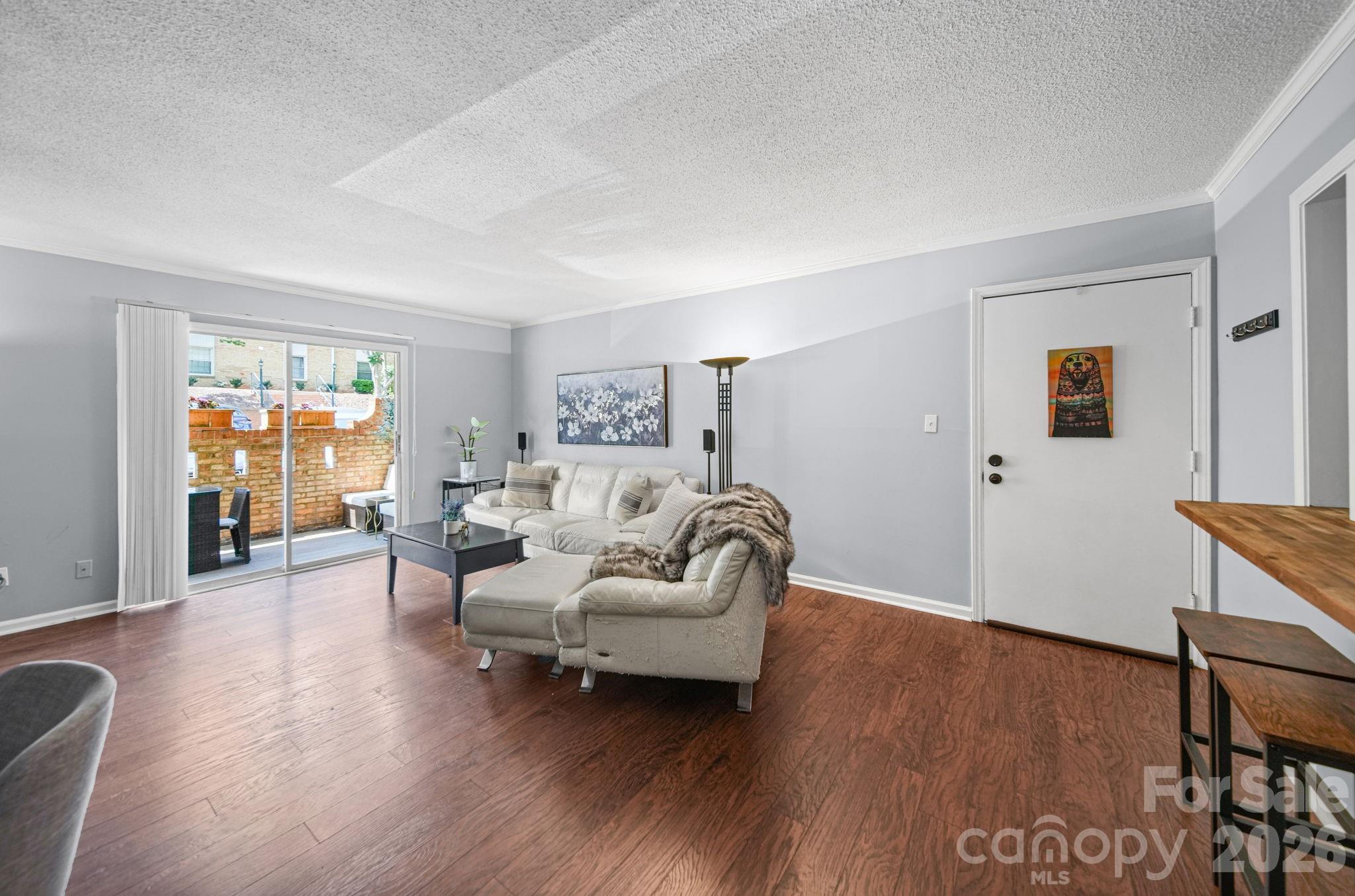 4739 Hedgemore Drive N Property Photo 4