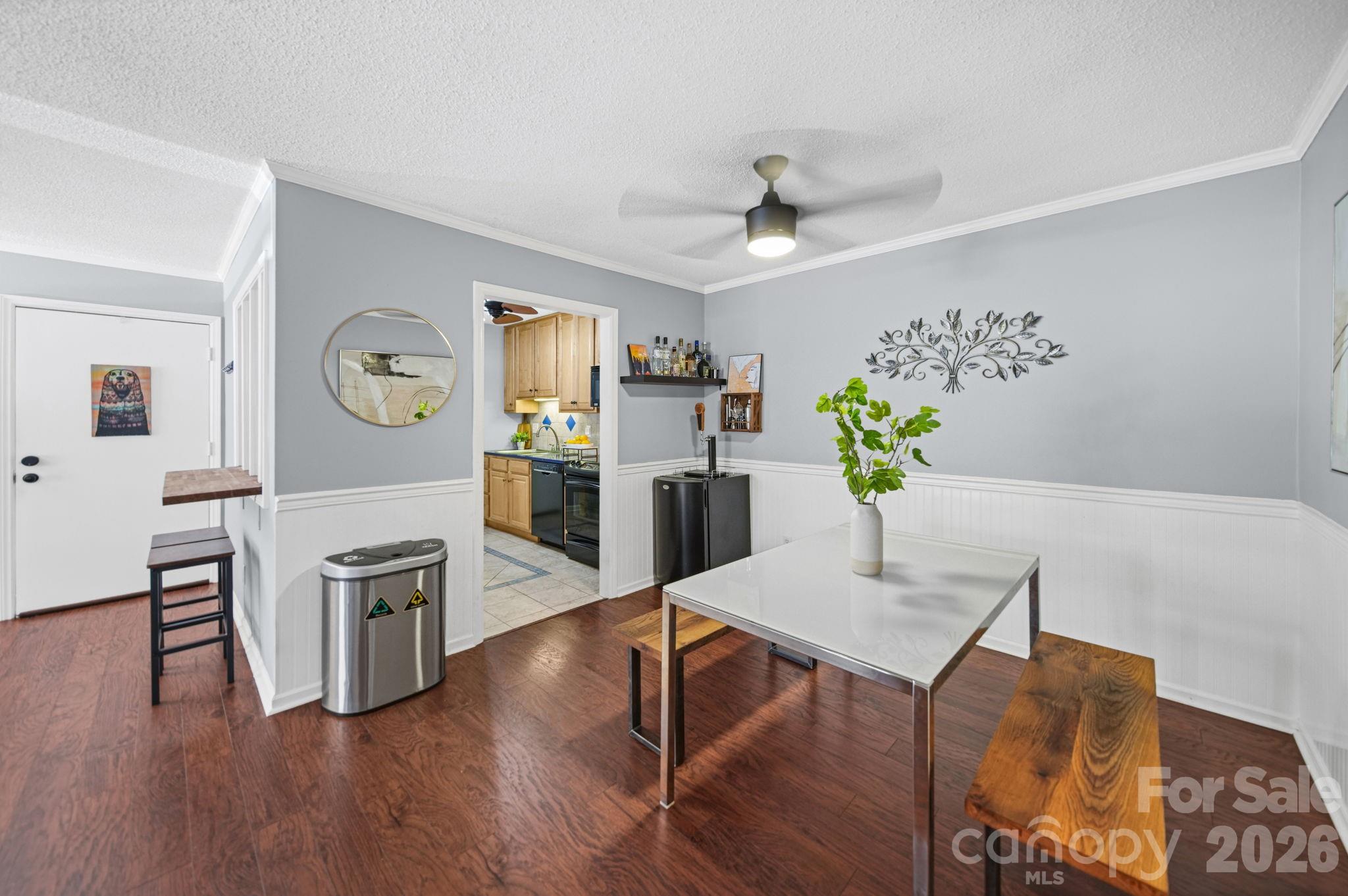 4739 Hedgemore Drive N Property Photo 8