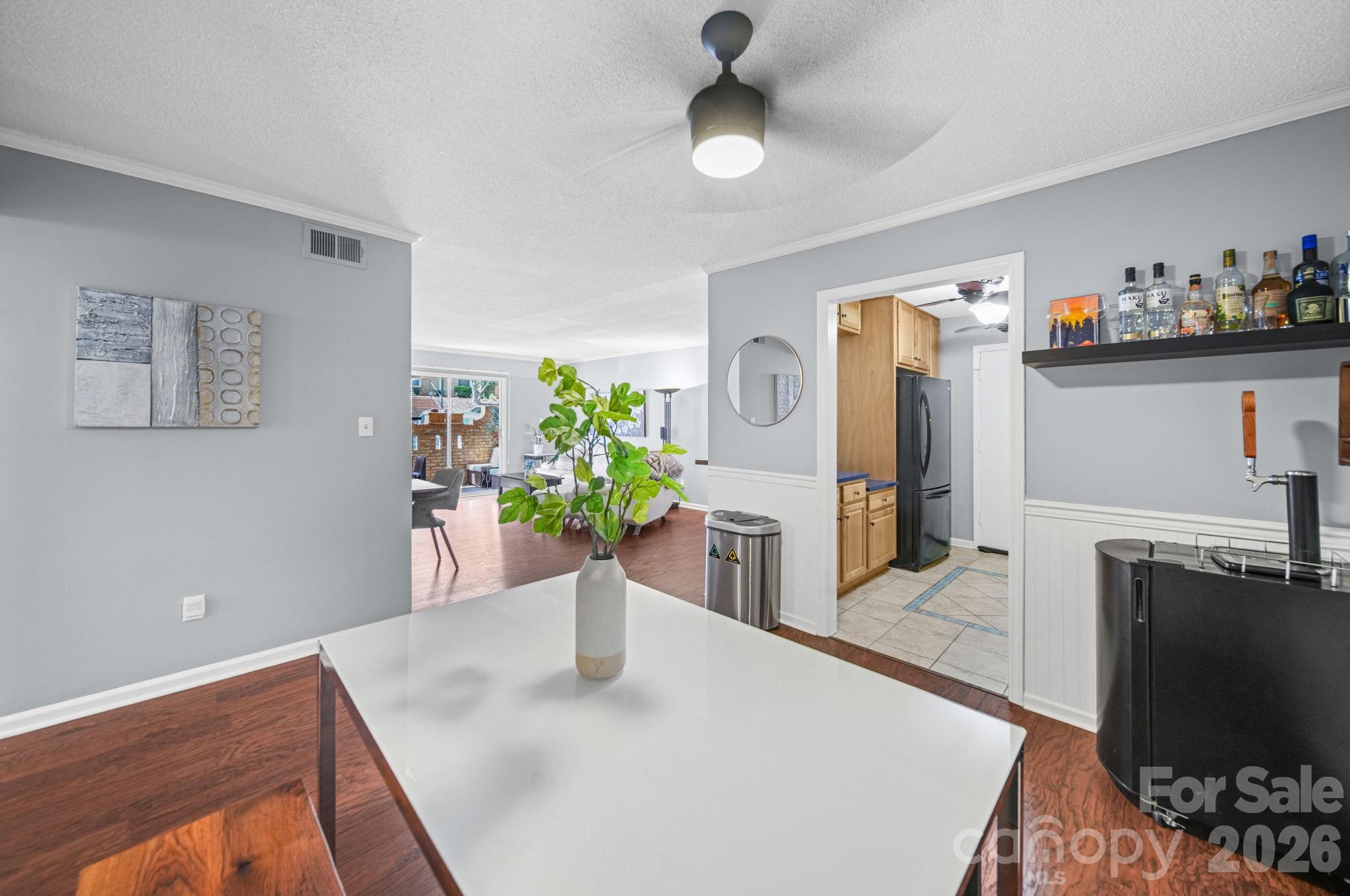 4739 Hedgemore Drive N Property Photo 9