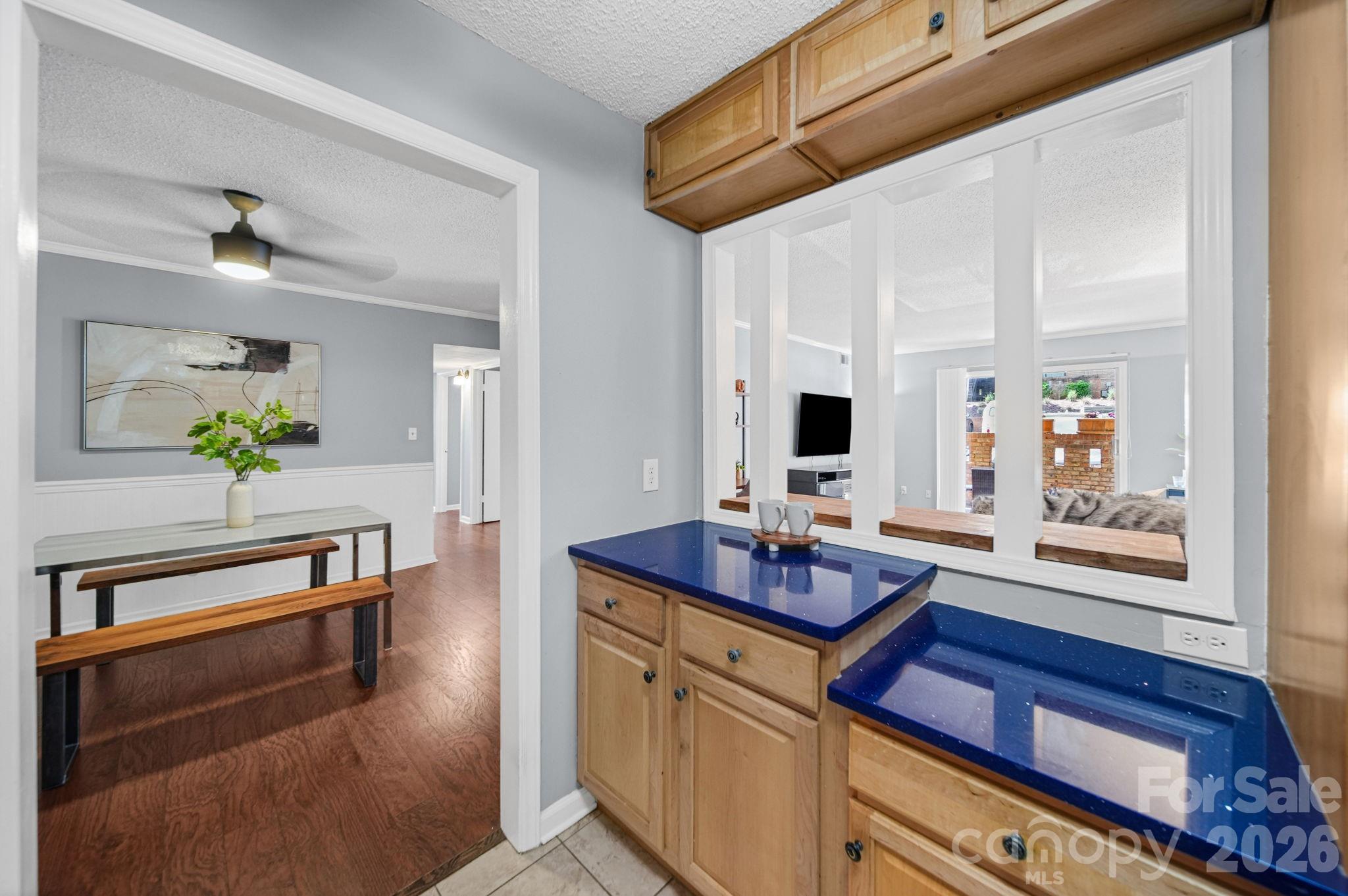 4739 Hedgemore Drive N Property Photo 10
