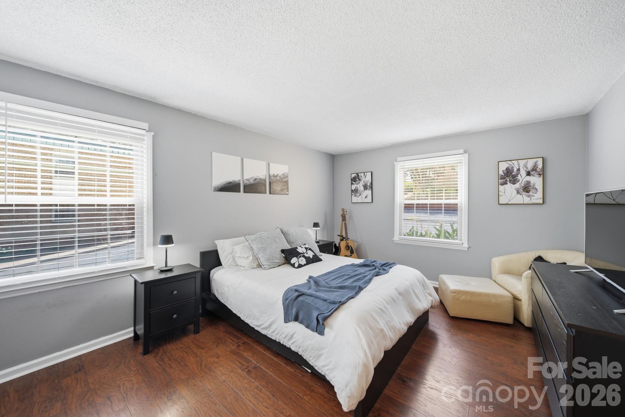 4739 Hedgemore Drive N Property Photo 13